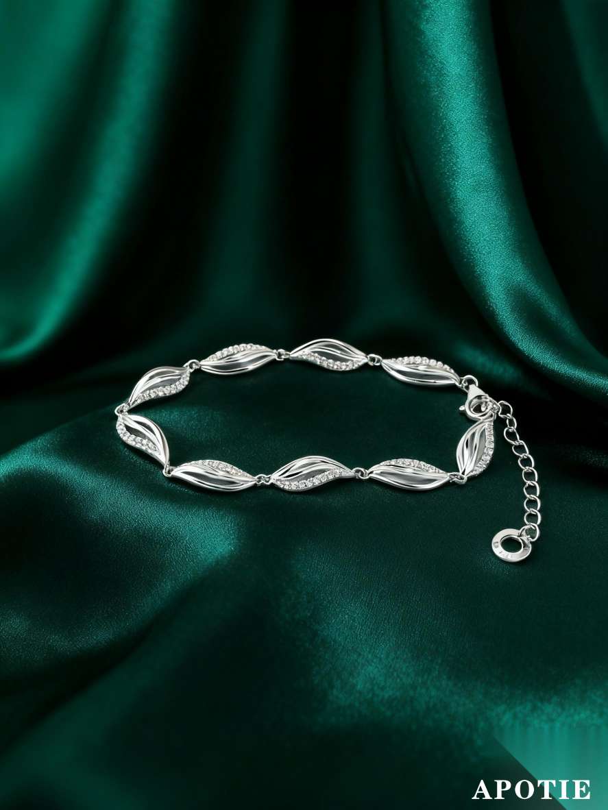 s925 sterling silver fashionable and light luxury Korean version diamond-encrusted bracelet for commuting and dating
