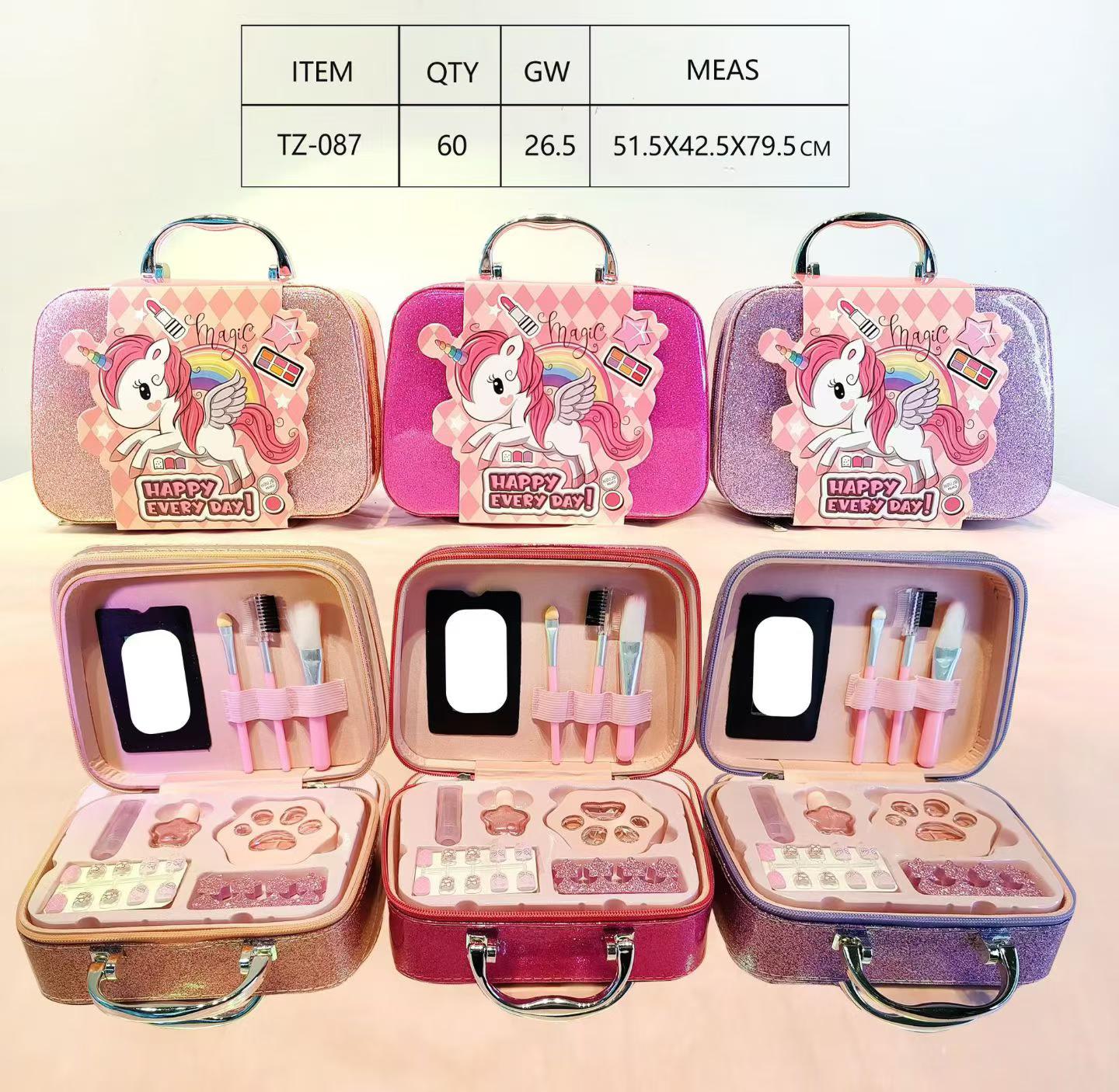 萌趣独角兽化妆盒，梦幻粉色系，儿童玩具美妆套装，快乐每日主题，精致便携设计。