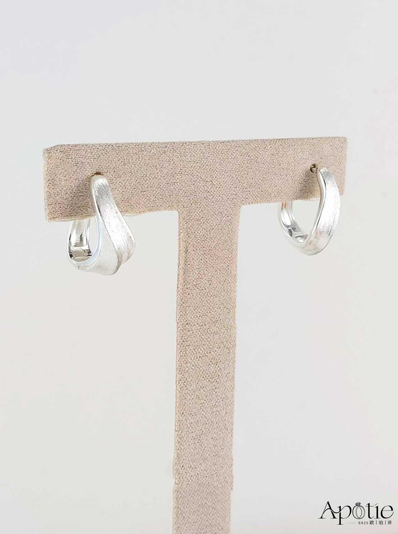 Fashionable commuting brushed ear buckles s925 silver Whispering breeze detail image 3