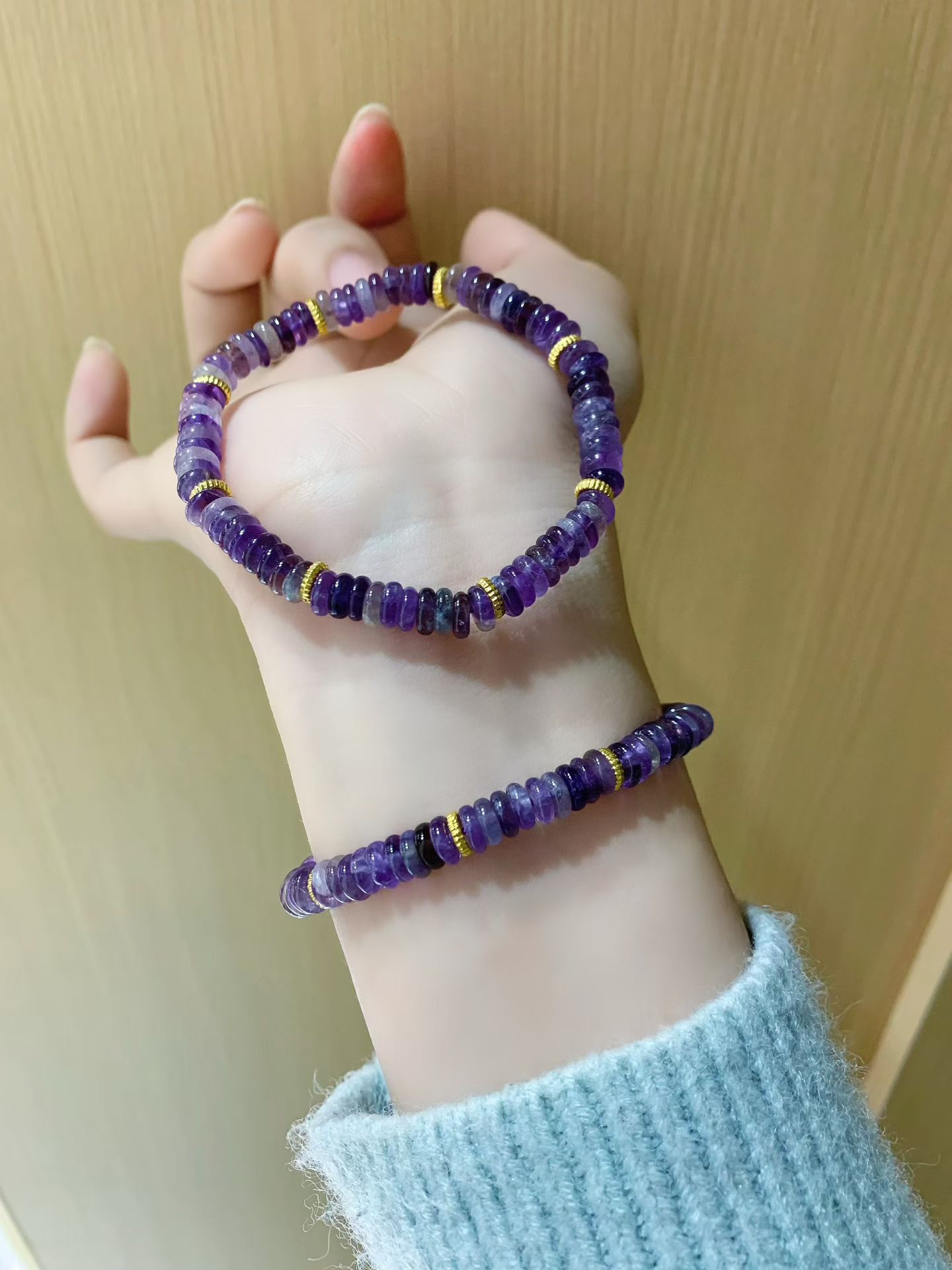 高级感炸裂！这串紫水晶手链才是氛围感神器
天然紫水晶，自然温暖
随手一拍都是ins风大片
单戴清新叠戴贵气