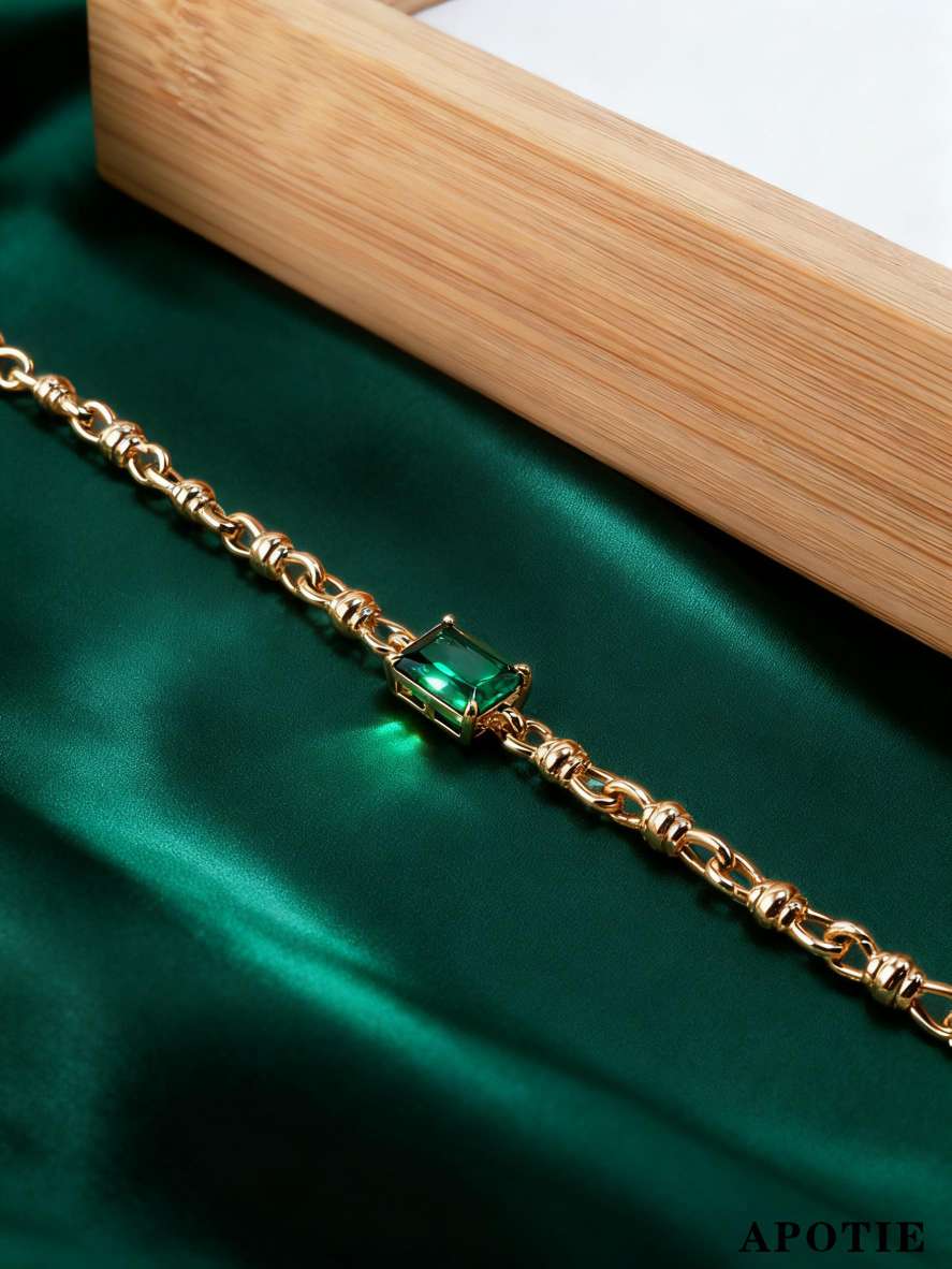 European and American style emerald diamond s925 silver bracelet, light luxury and niche Application Scenario