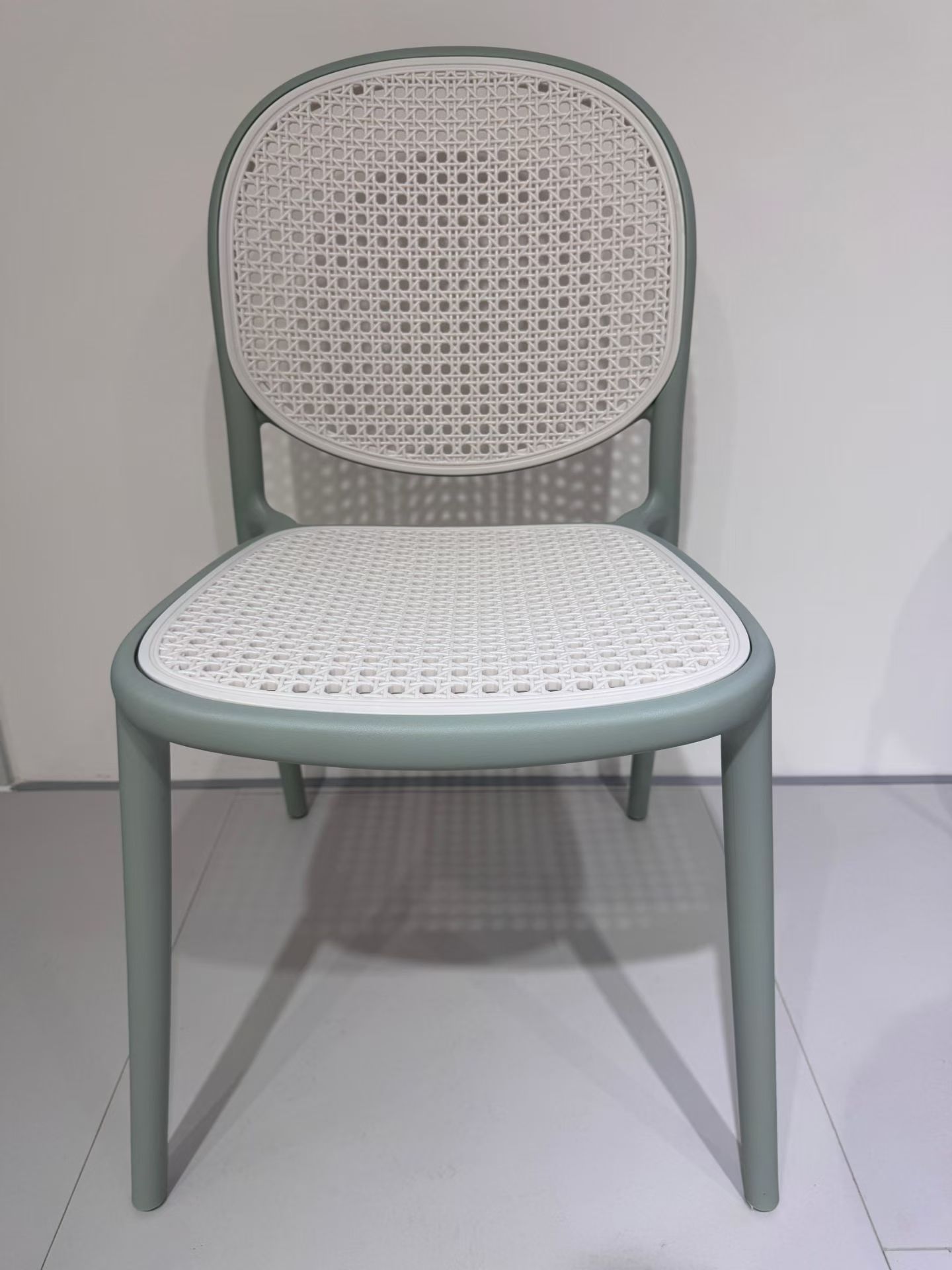 简易家具塑料椅塑料凳子轻便耐用家庭办公用产品图