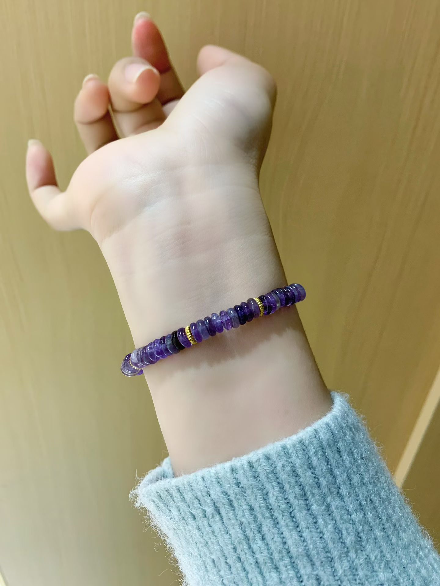 高级感炸裂！这串紫水晶手链才是氛围感神器
天然紫水晶，自然温暖
随手一拍都是ins风大片
单戴清新叠戴贵气详情图6