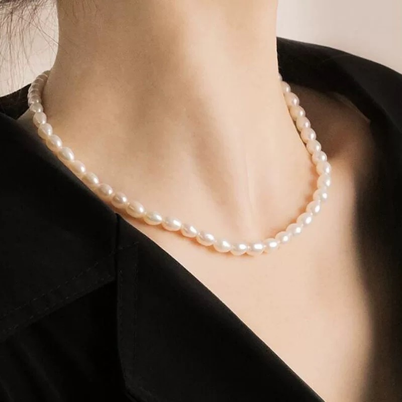 Yunyi decoración inicio blanco 4-5mm forma de arroz perla de agua dulce cadena de clavícula amante blanco noble collar de perlas de agua dulce al por mayor fuente fabricante Application Scenario