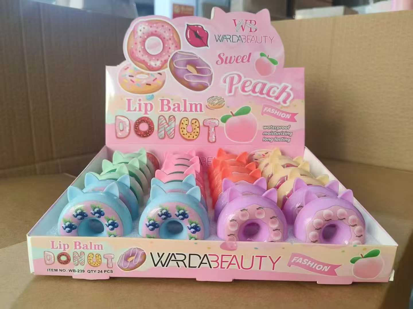 WARDABEAUTY's cute cat ear lipstick, with a mermaid theme, is colorful and adorable, waterproof and moisturizing, and loved by children. Application Scenario
