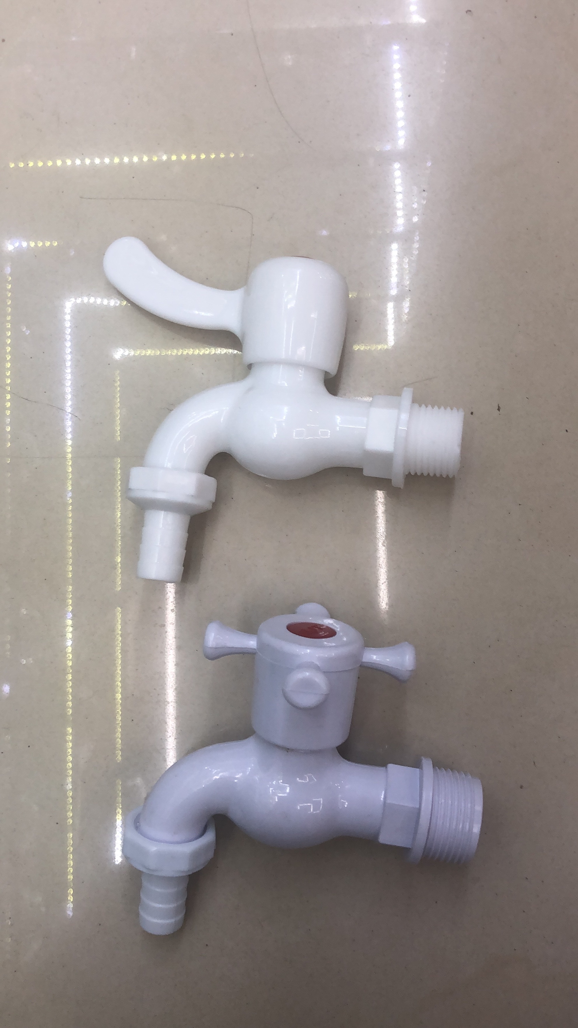 智能温显水龙头白色气泡器防溅头嘴数显款
