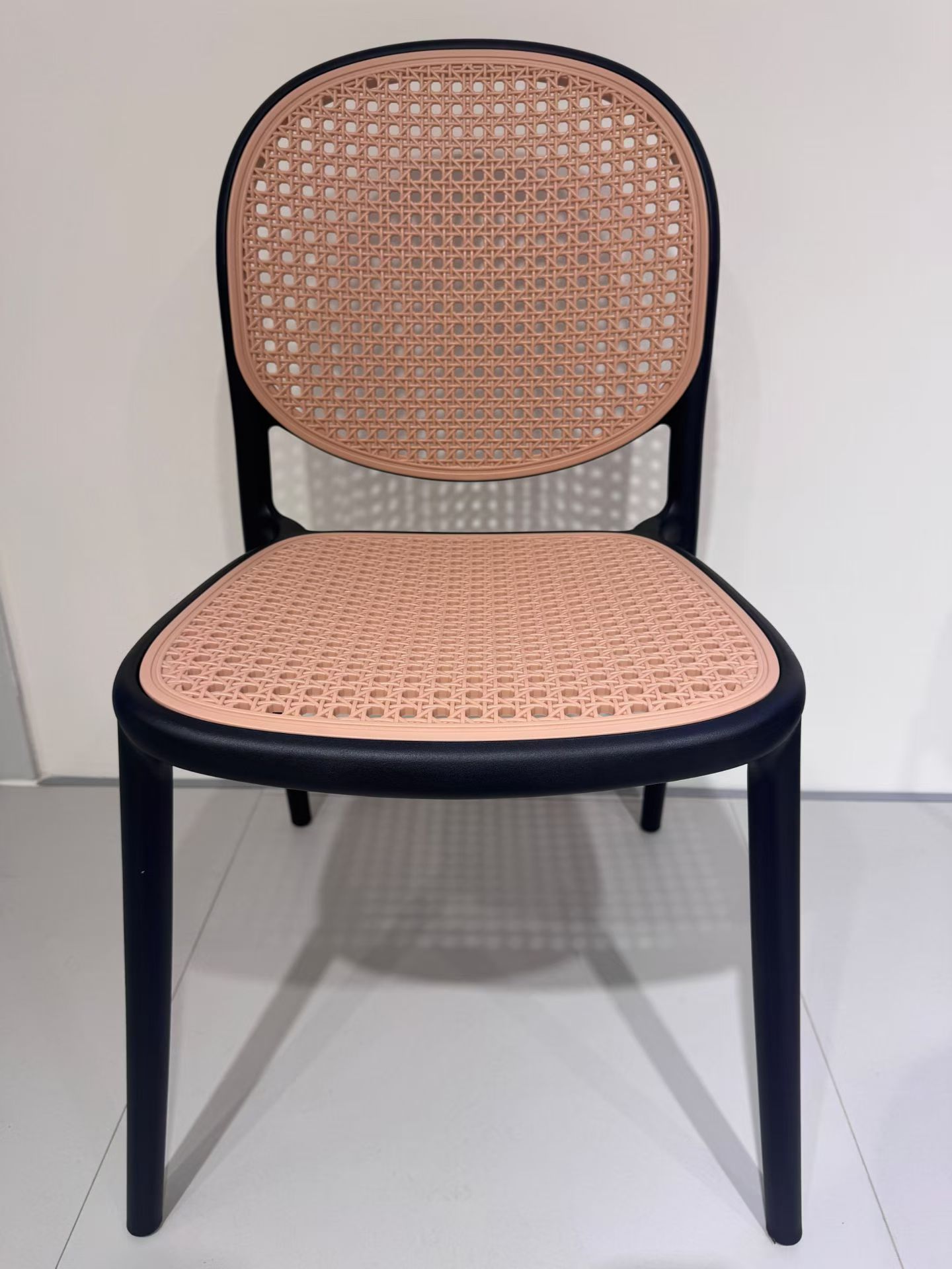 塑料桌椅实物图