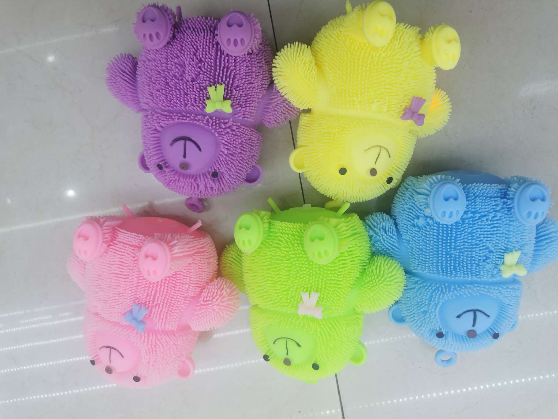 大号泰迪熊解压儿童玩具