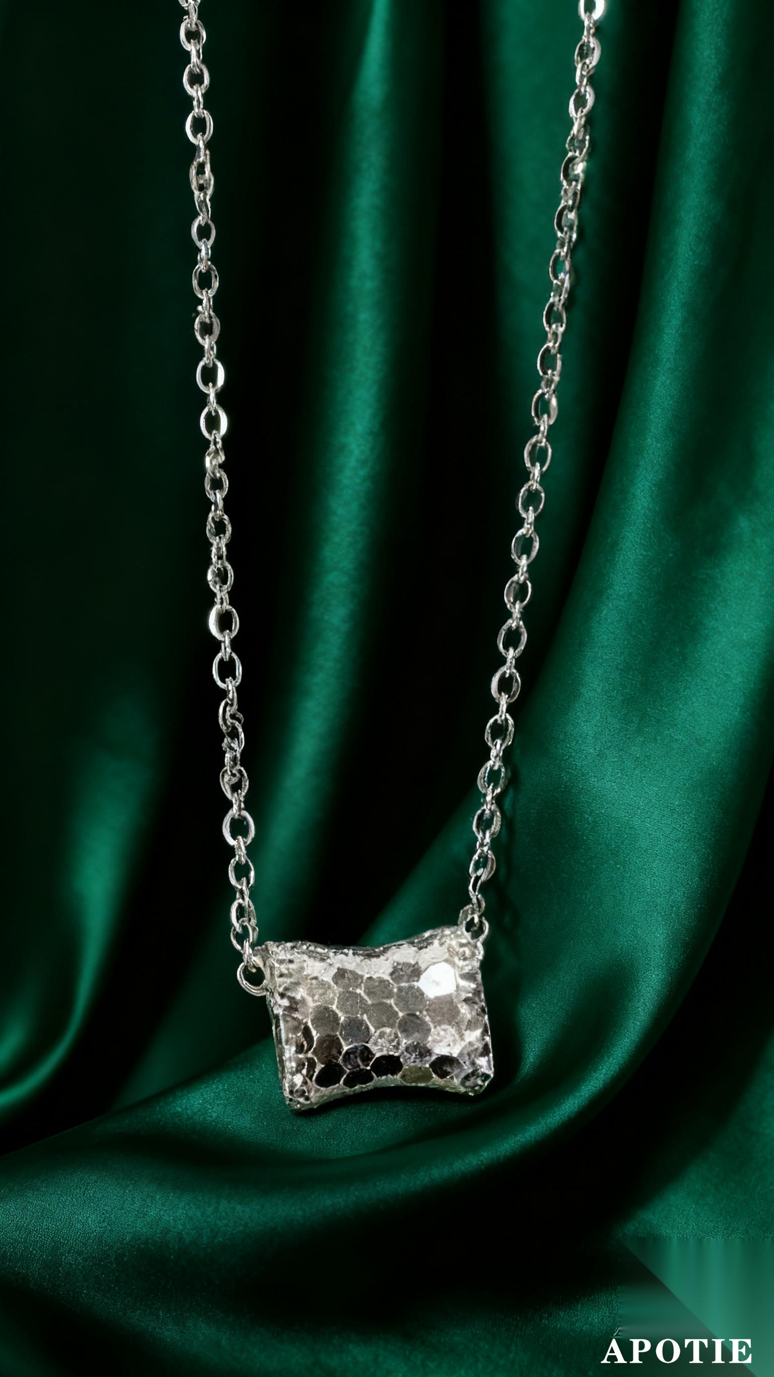 Fashion Road Tong Hammered sequined collarbone Chain s925 silver Necklace APOTIE Specification image
