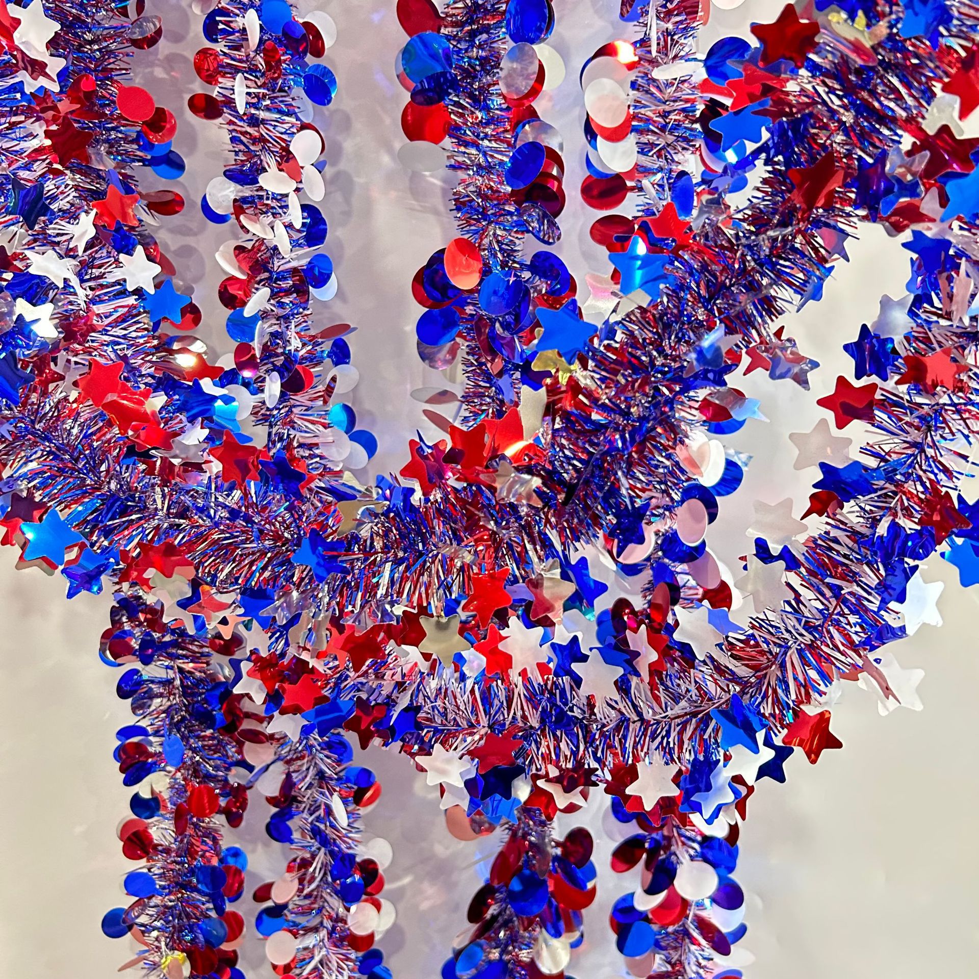 美国独立日彩条 彩带拉花白蓝红毛条布置三色星星圆片彩条毛条挂饰 