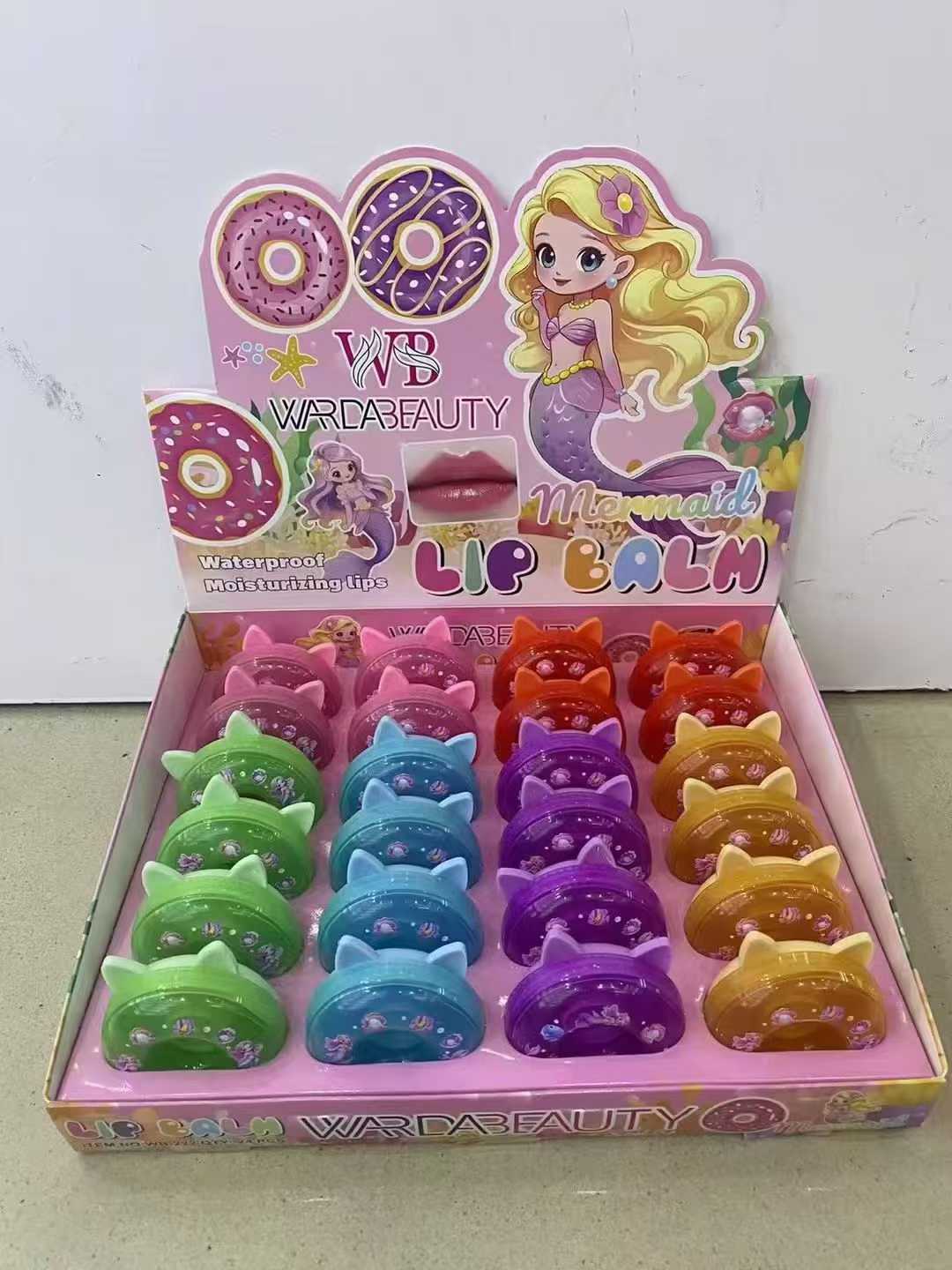 WARDABEAUTY's cute cat ear lipstick, with a mermaid theme, is colorful and adorable, waterproof and moisturizing, and loved by children. Item Picture