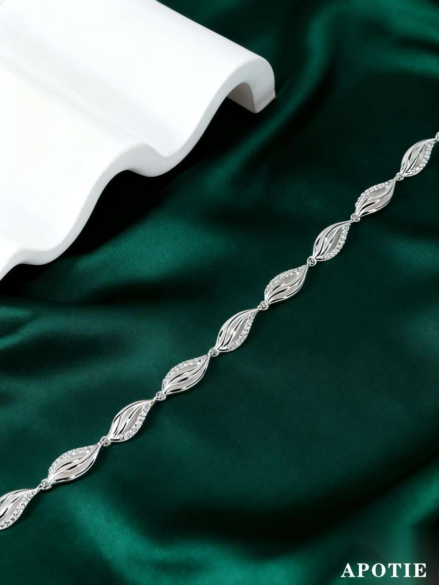 s925 sterling silver fashionable and light luxury Korean version diamond-encrusted bracelet for commuting and dating Specification image
