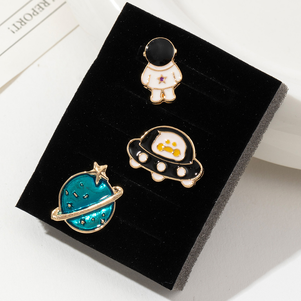 跨境外贸内销可订制华为小米苹果三星运动手表带装饰钉宇航员宇宙飞船硅胶手表带配饰时尚套装