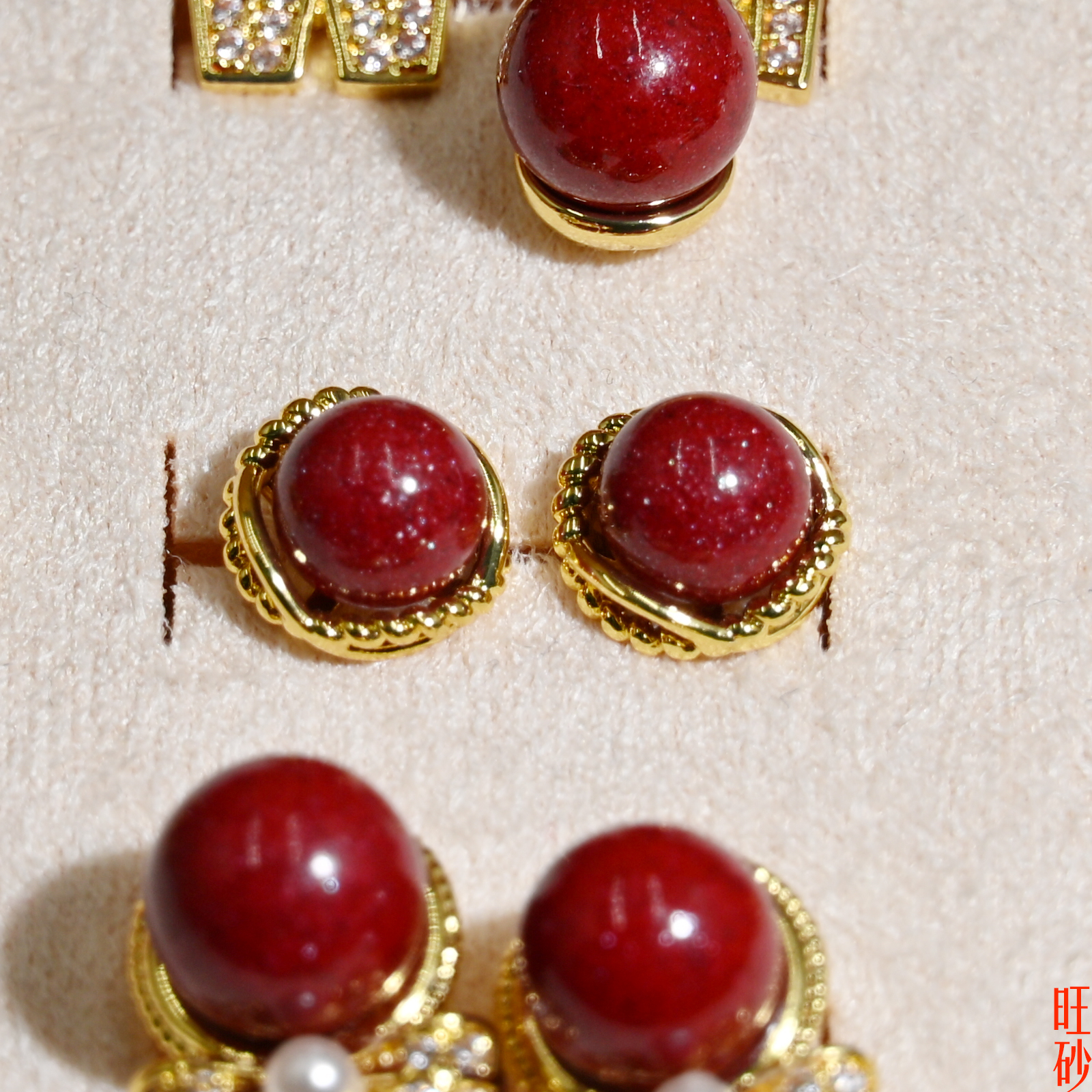 Grass ring cinnabar stud earrings for women, light luxury wine red retro style earrings, high-end sense, round ear buckles, fashionable earrings, stud accessories details Picture