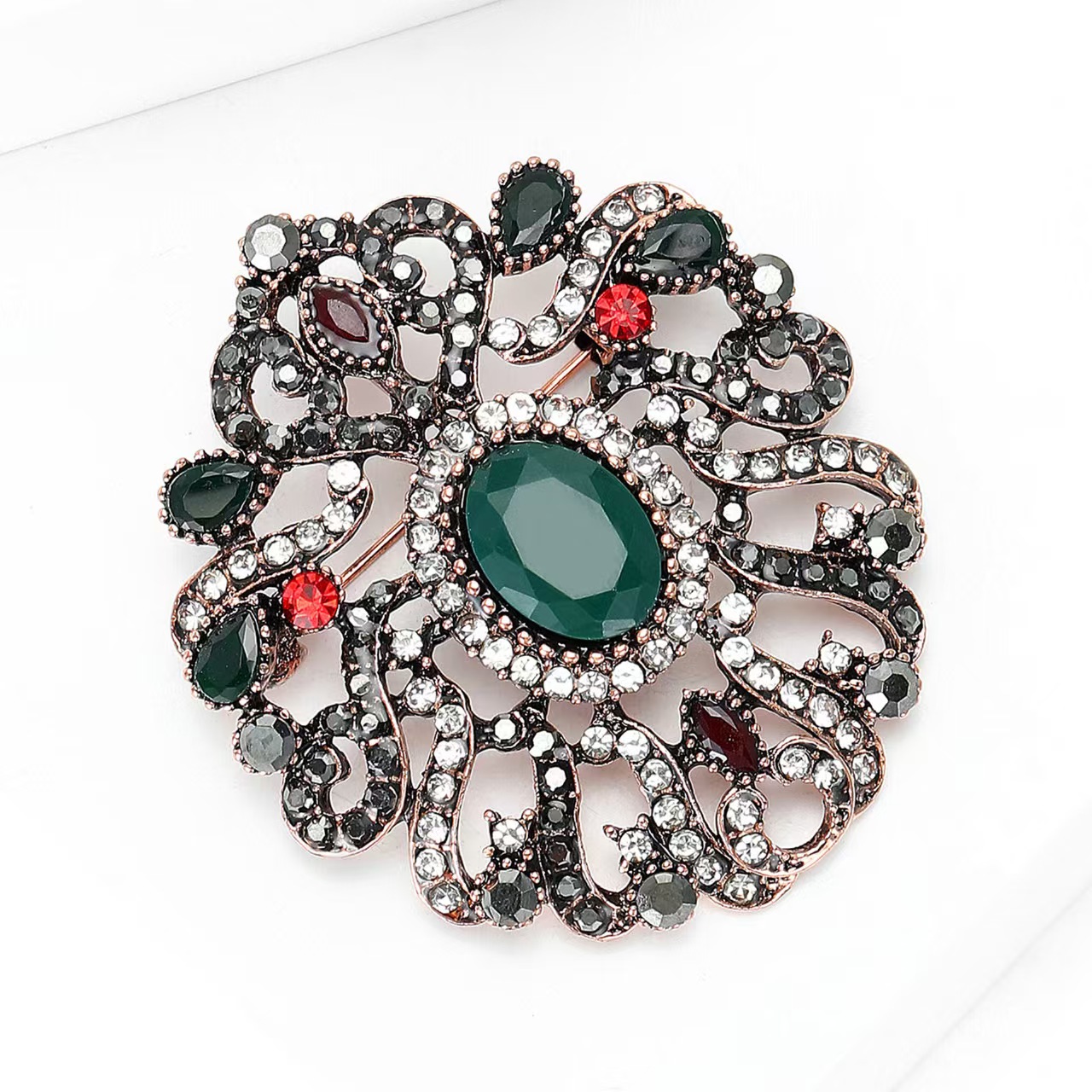 New European and American retro rhinestone flower accessory brooch, fashionable and light luxury suit overcoat corsage factory direct sales details Picture