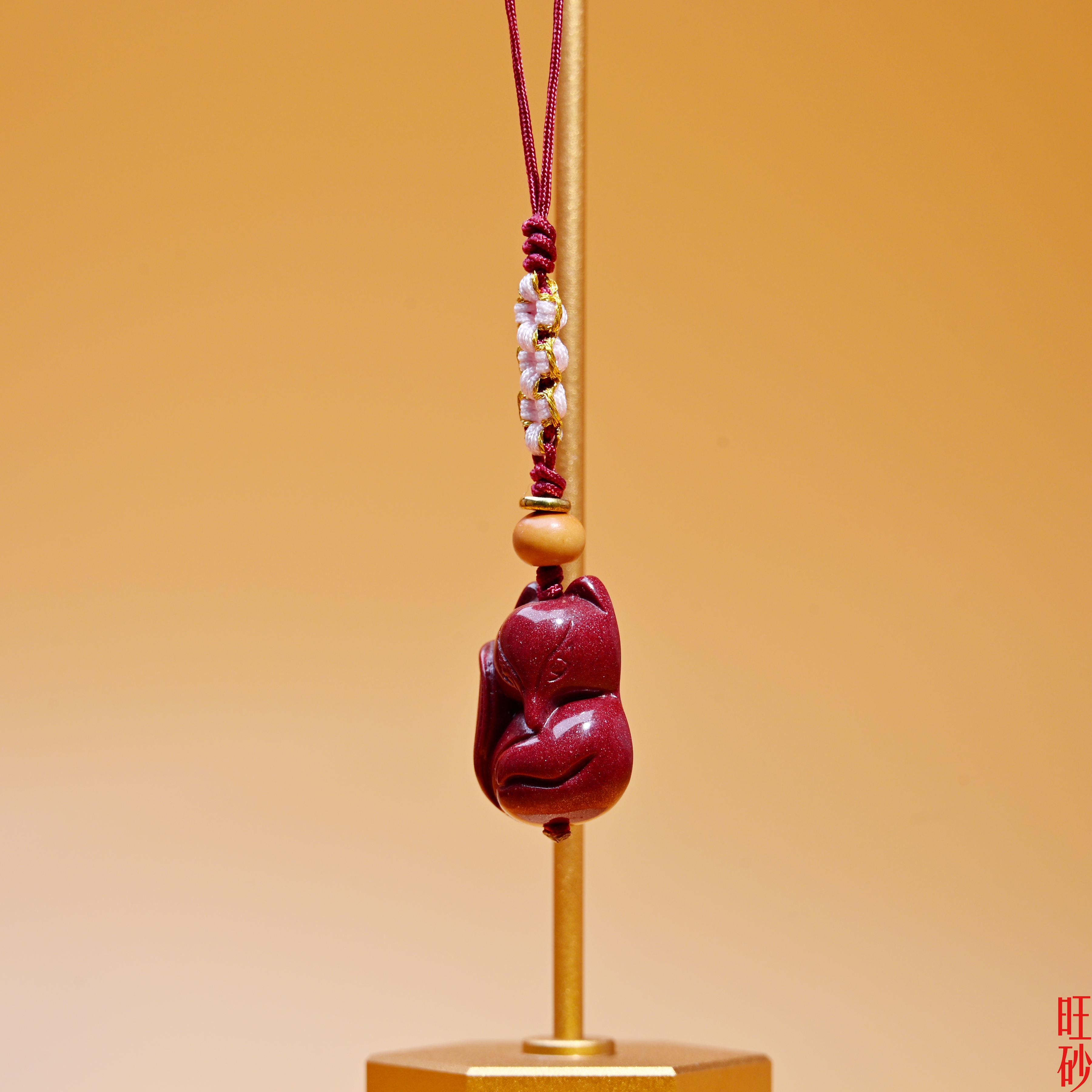 Purple gold sand fox mobile phone chain, zodiac year mascot mobile phone pendant, exquisitely carved cinnabar pendant Specification image