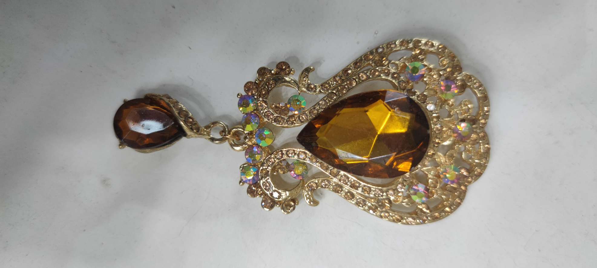 胸针滴油徽章中古风设计感饰品复古精致挂坠