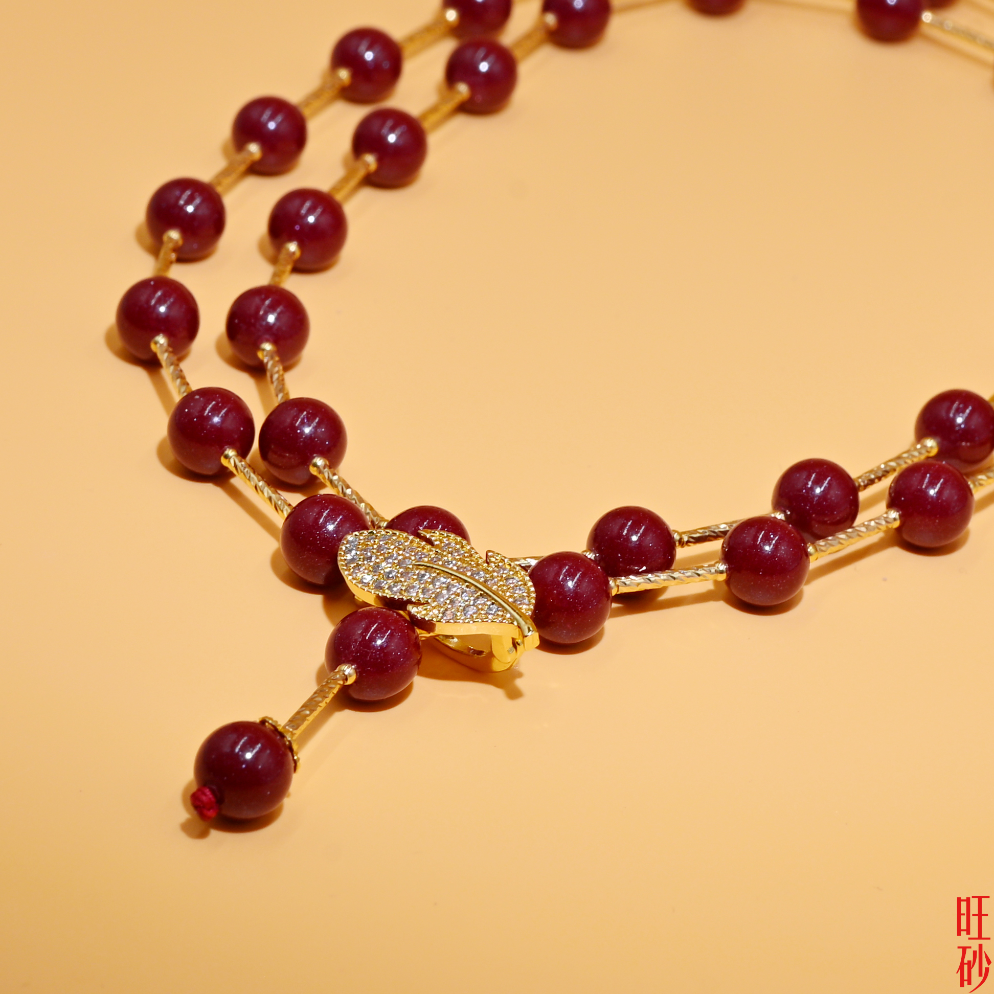 Oro roxo arena doble suéter cadena mujer vintage étnico clavícula cadena natural cinabrio collar premium sentido accesorios Application Scenario