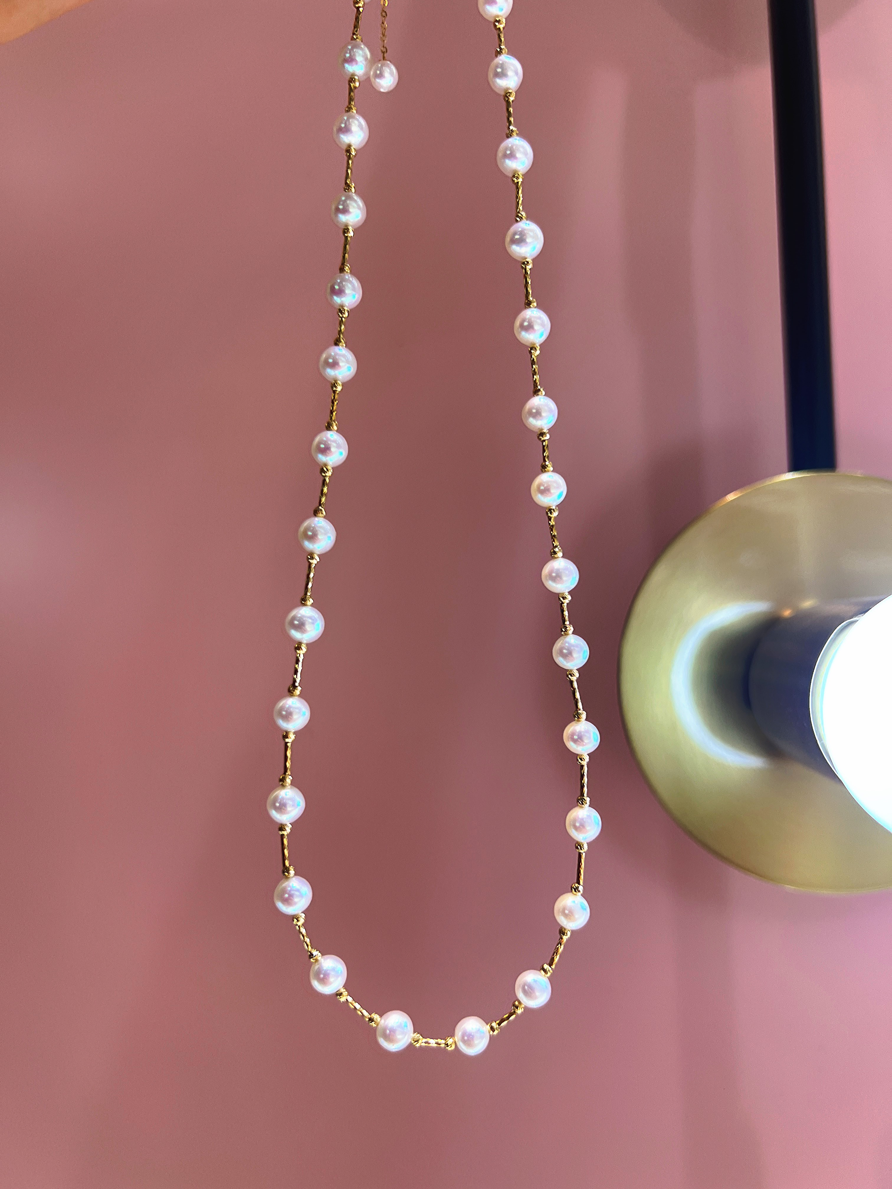 Natural freshwater pearls, round pearls, and 18K gold accessories Item Picture