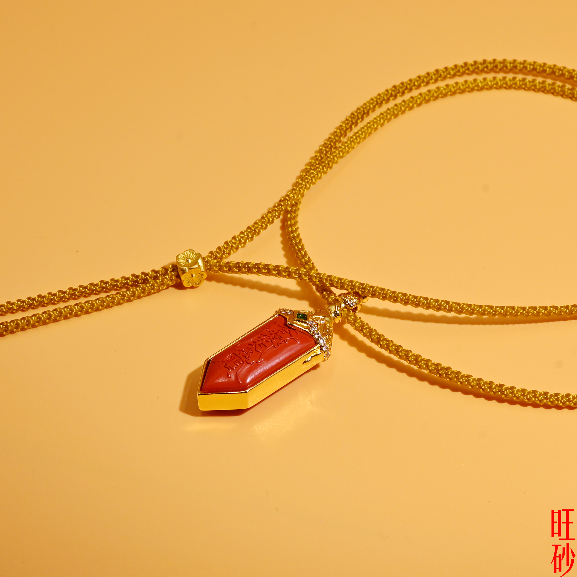 The new Chinese-style cinnabar pendant necklace of "Sui Wang Qi Shi Wu Liang Jian" for both men and women, featuring a sweater chain bead decoration for the zodiac year Application Scenario