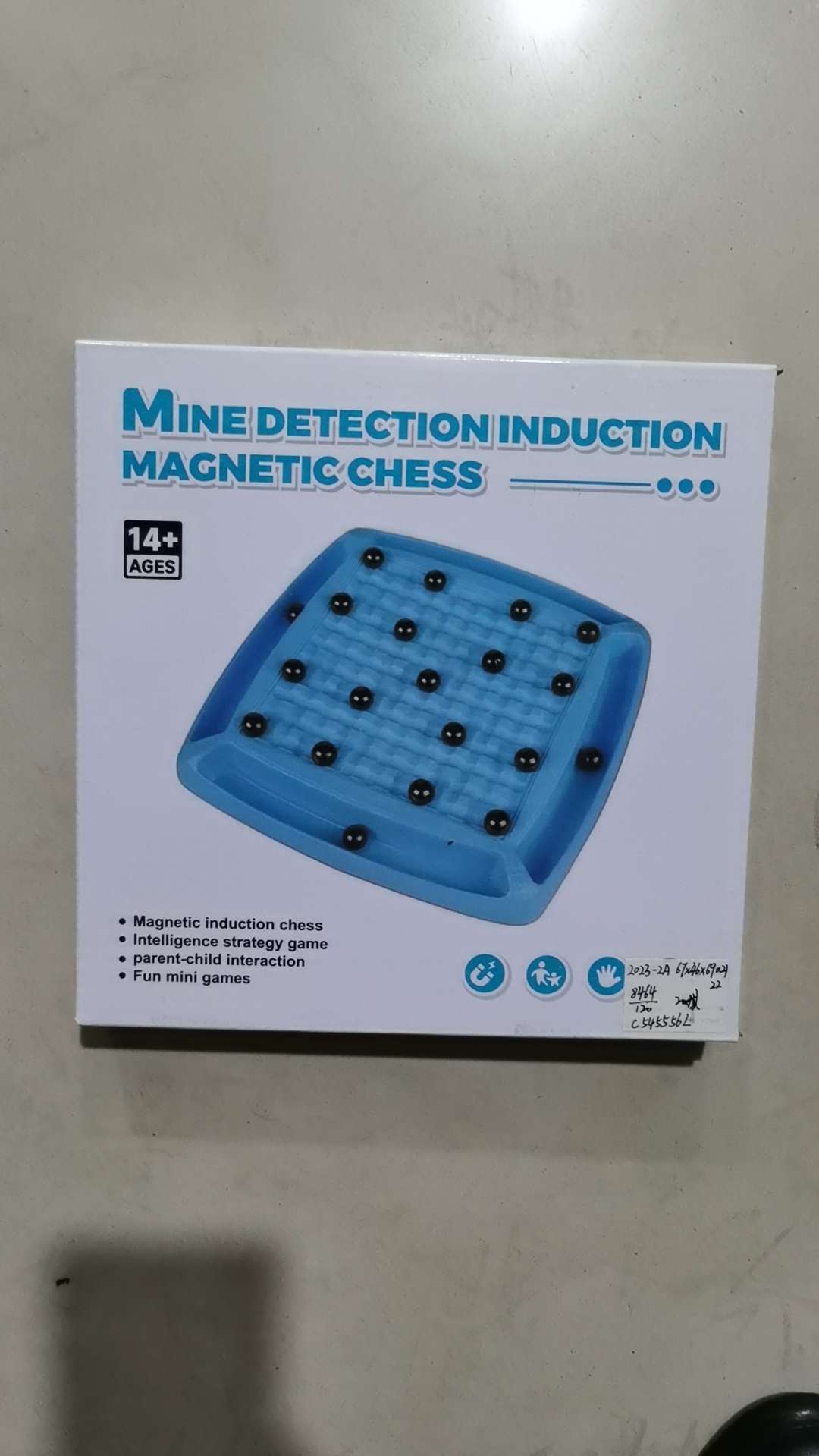 益智科教玩具儿童逻辑思维训练套装，儿童磁铁对战跳跳棋，益智玩具一盒20粒，一件120盒，畅销欧美，南美，俄罗斯