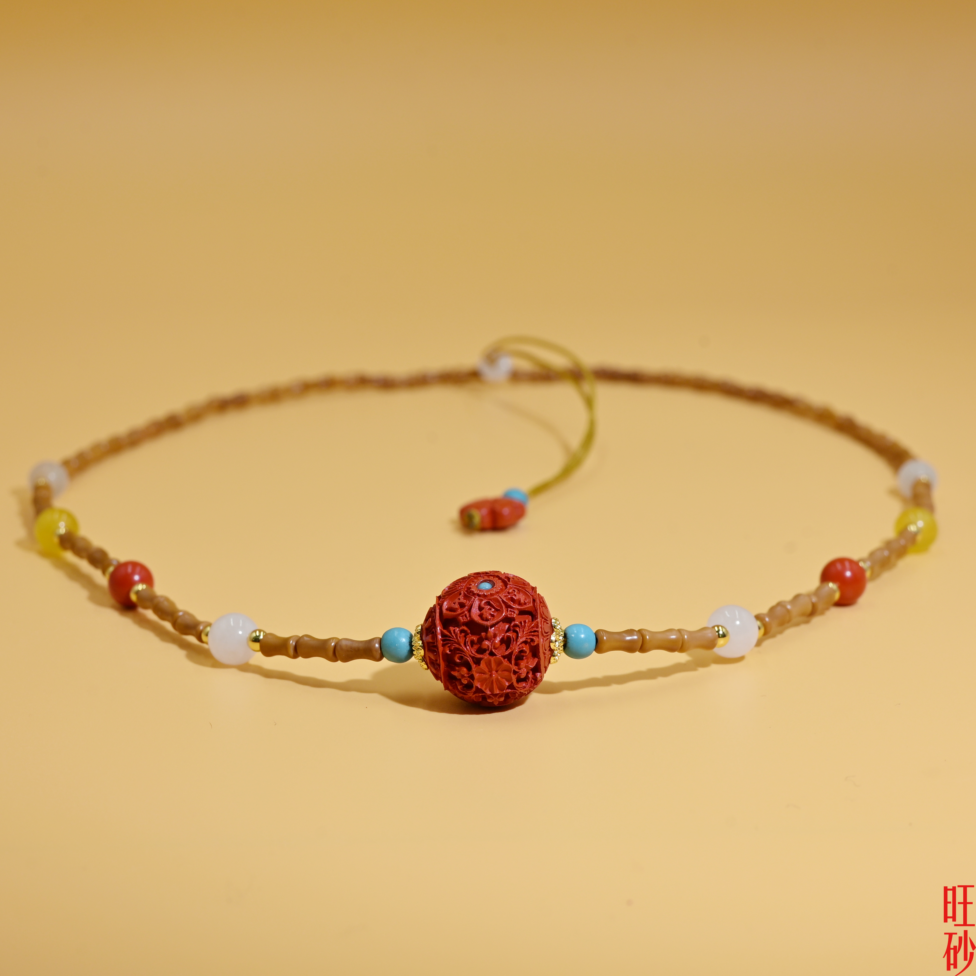 Women's necklace with a high content of cinnabar carvings, featuring an olive kernel collarbone, is a retro ethnic style necklace accessory Specification image