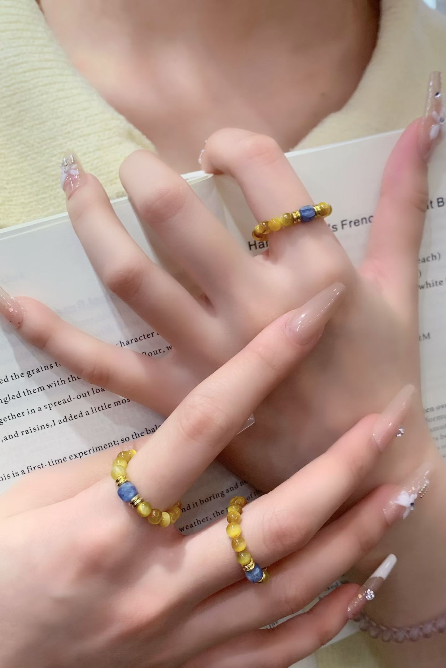 蓝晶虎眼石戒指💍
双色赋能|戴在指间的通勤智慧与财富引力
启迪智慧，净化思绪。助你牢牢把握事业机遇产品图