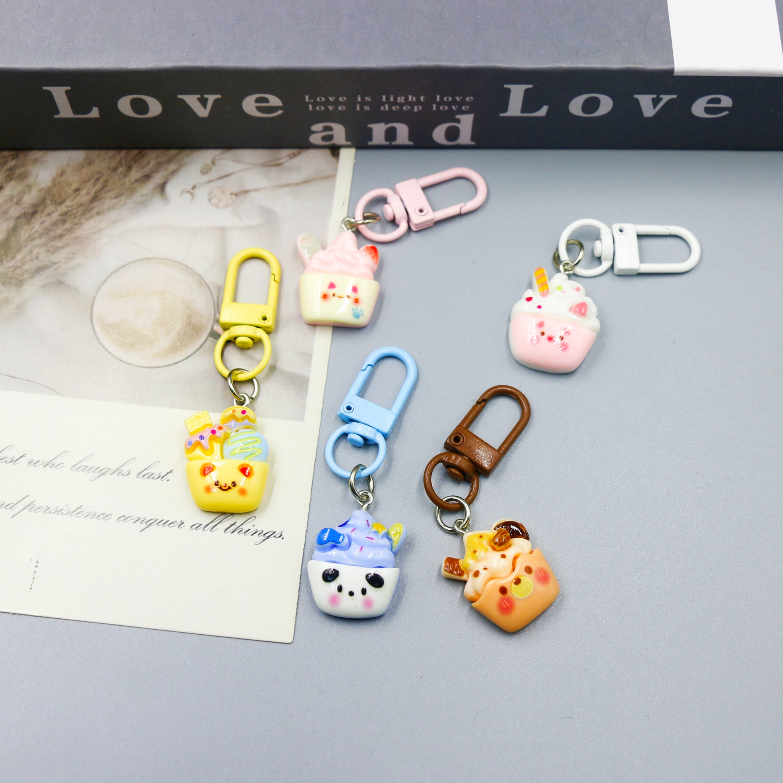 可爱冰淇淋造型挂件钥匙扣车载装饰挂饰钥匙扣挂件背包挂饰产品图