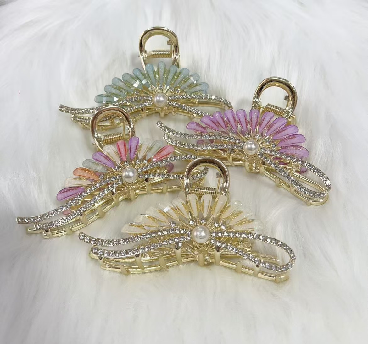Exquisite alloy large claws, beautiful, practical and very attractive! Hair accessory