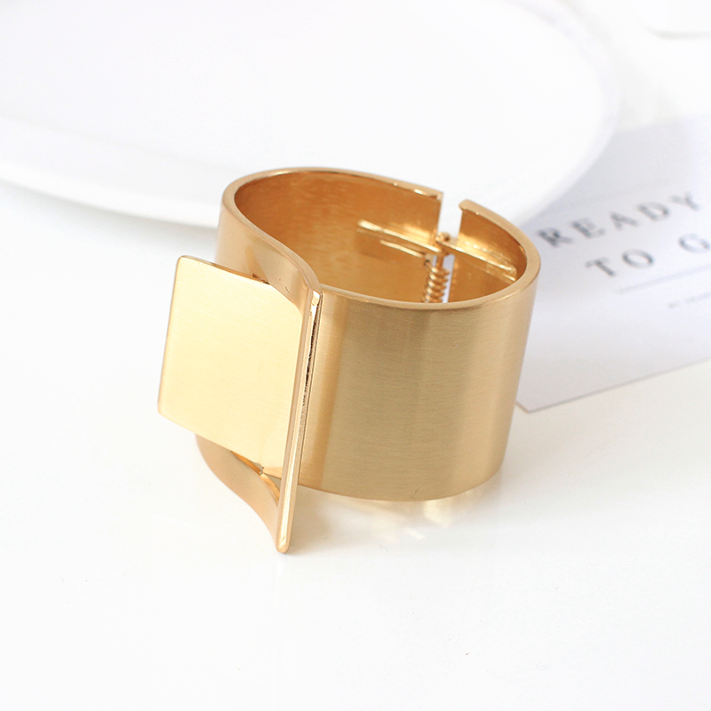 European and American exclusive best-selling, simple and fashionable open-top women's jewelry, trendy, exaggerated brushed, versatile and exquisite bracelet Item Picture