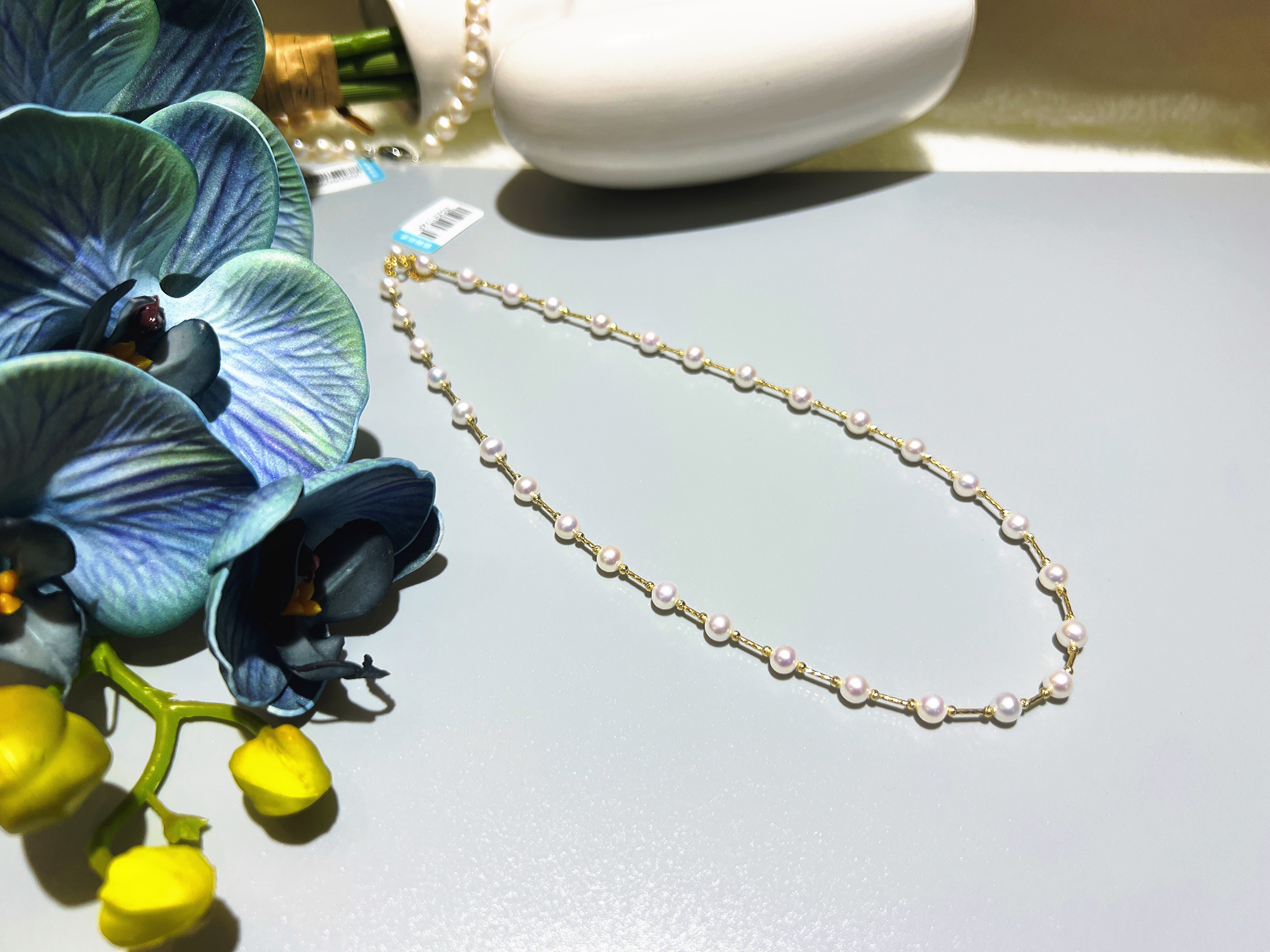Natural freshwater pearls, round pearls, and 18K gold accessories pic 2