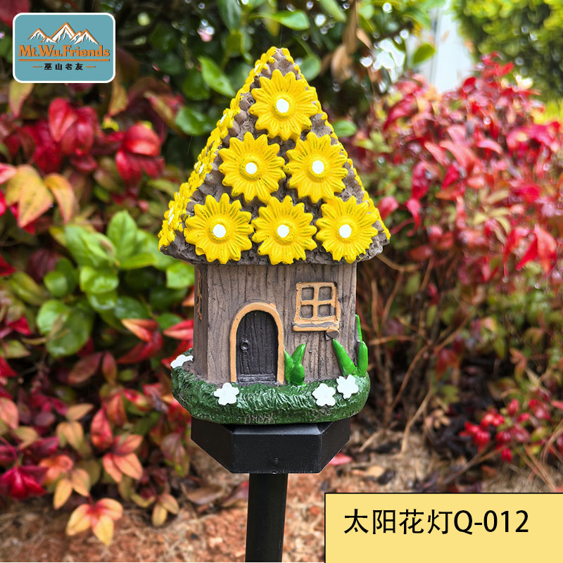 Solar resin house ground socket lights, kindergarten lawn decoration landscape lights, outdoor waterproof, courtyard garden, balcony Specification image