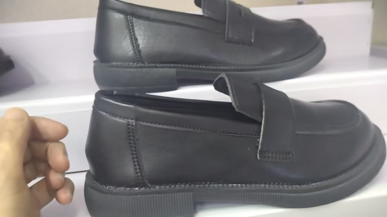 British loafers, a classic one-pedal style, have a retro look and are suitable for commuting and daily casual wear