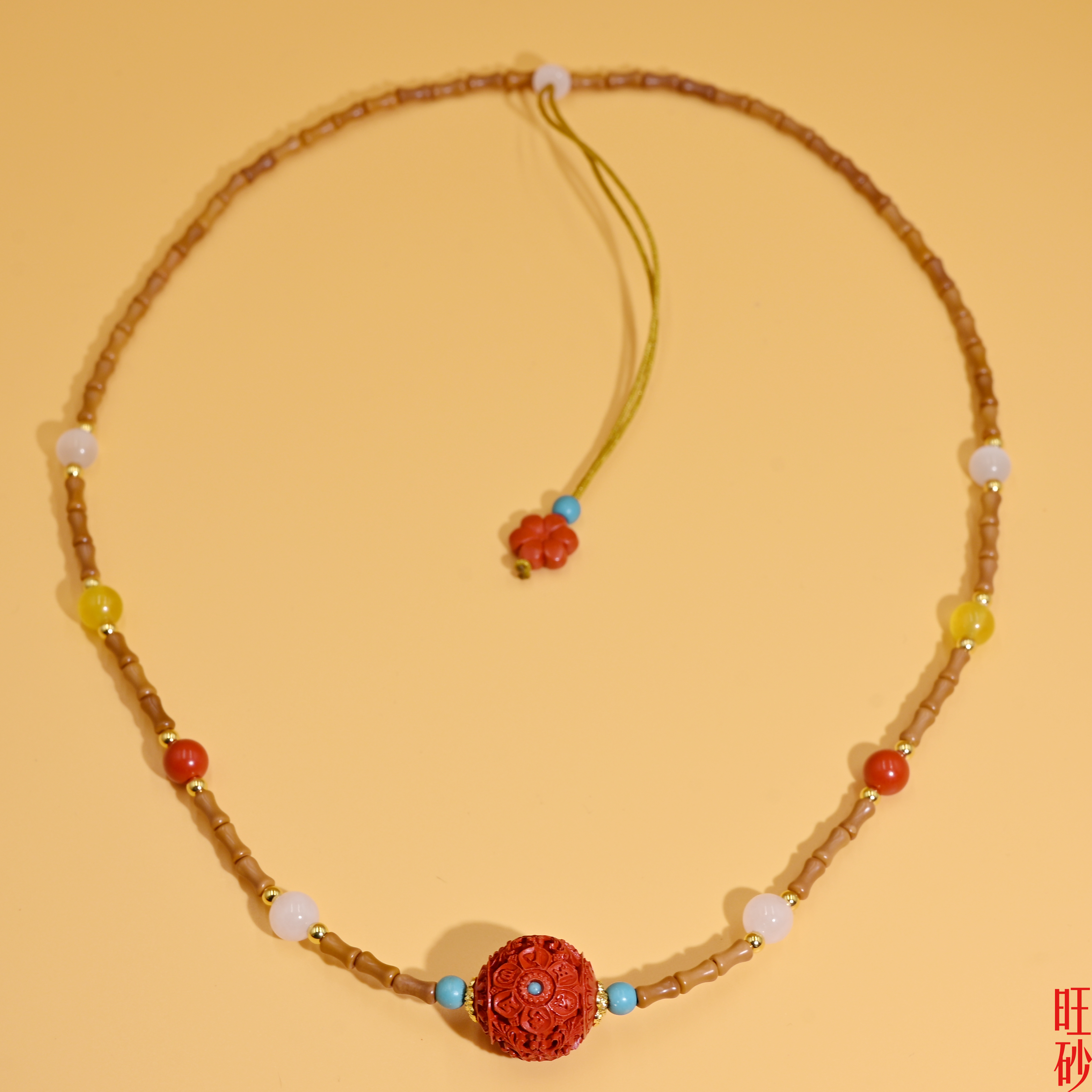 Women's necklace with a high content of cinnabar carvings, featuring an olive kernel collarbone, is a retro ethnic style necklace accessory details Picture