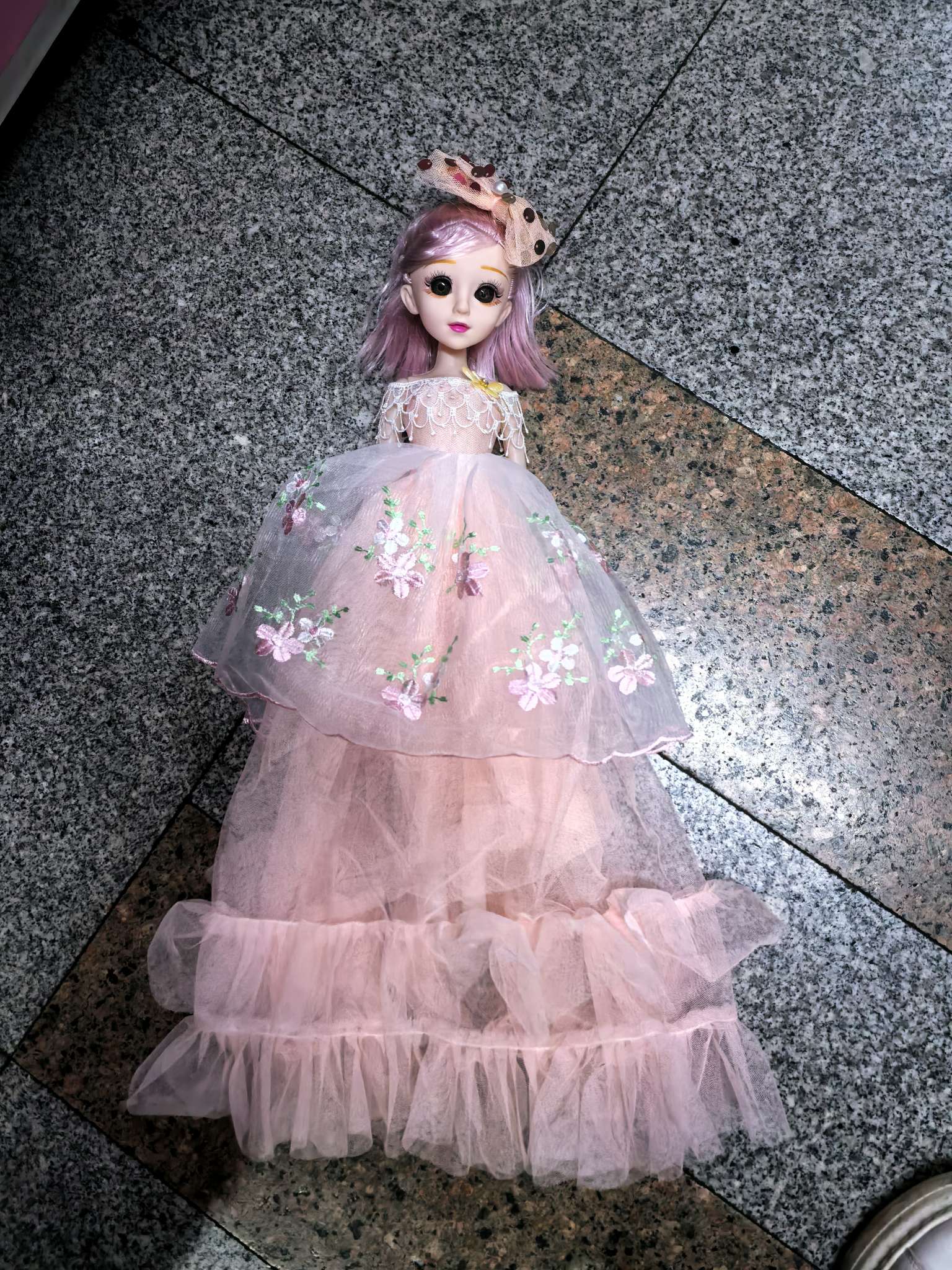 潮流毛绒公仔玩偶娃娃定制批发毛绒玩具潮流玩具艾妮娃娃，电动娃娃，灯笼娃娃钥匙扣娃娃