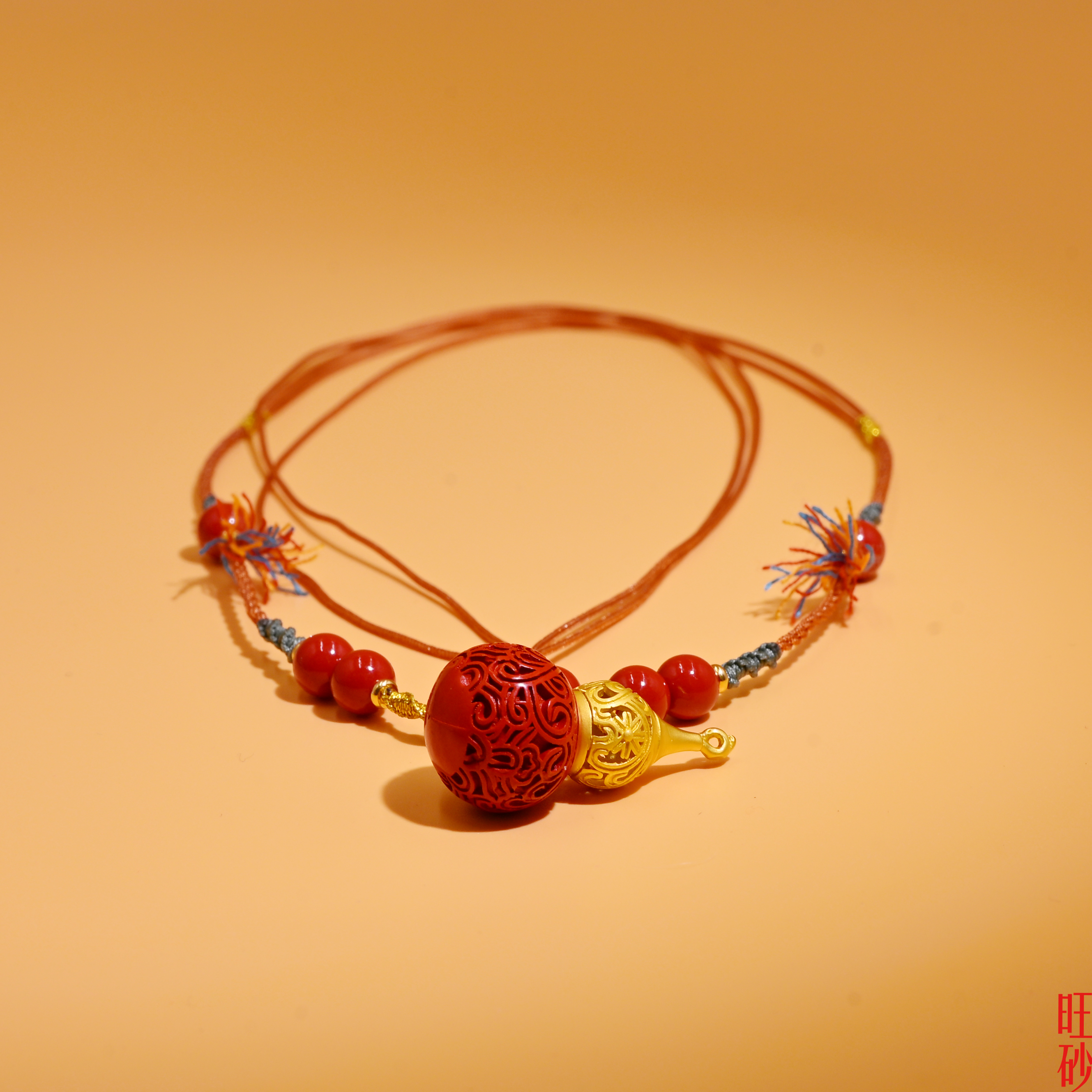New Chinese-style hollowed-out gourd cinnabar necklace pendant, retro ethnic style sweater chain, women's high-end beaded decoration Specification image