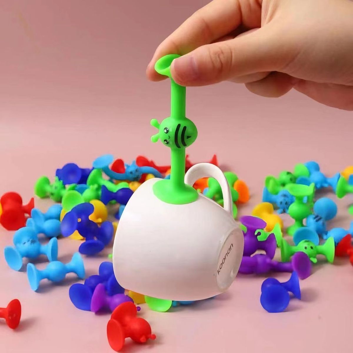Children's educational soft rubber building block bathroom suction cup toy DIY splicing building block toy Bee series detail image 3