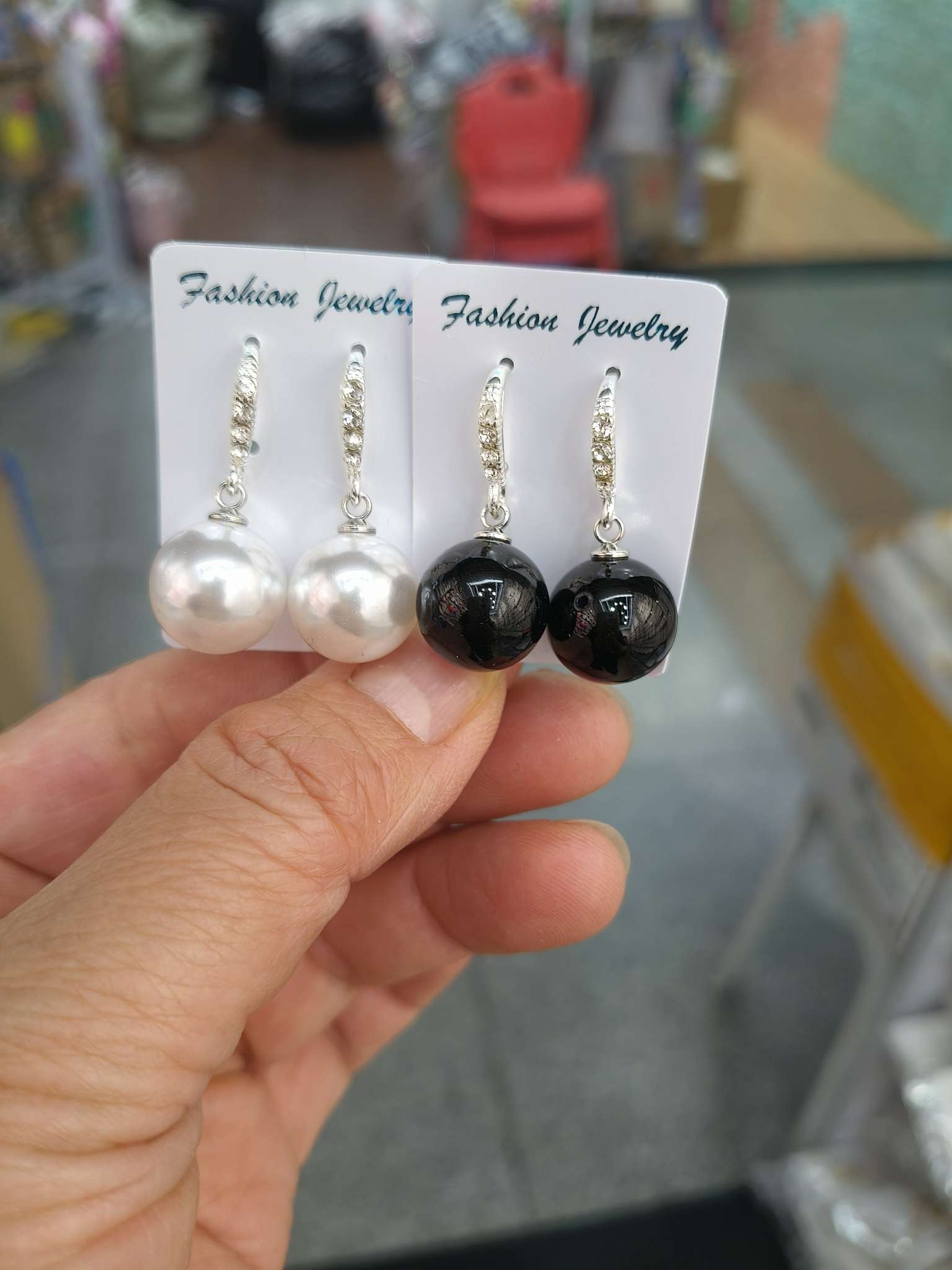 铜勾耳环耳饰饰品精致设计感时尚女款产品图