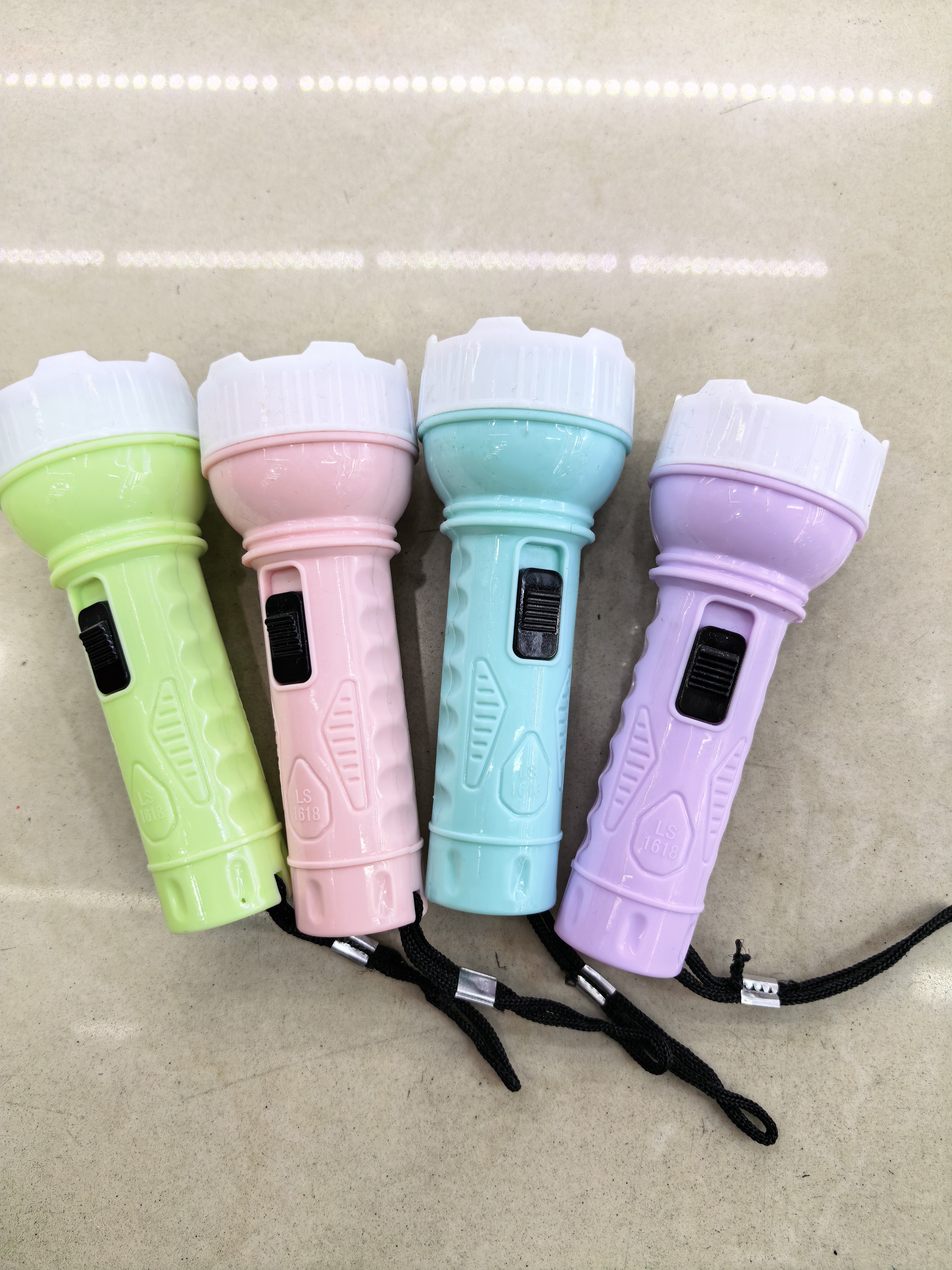 发光手电筒儿童发光玩具夜光娱乐公园摆摊小商品适合儿童玩耍发光玩具