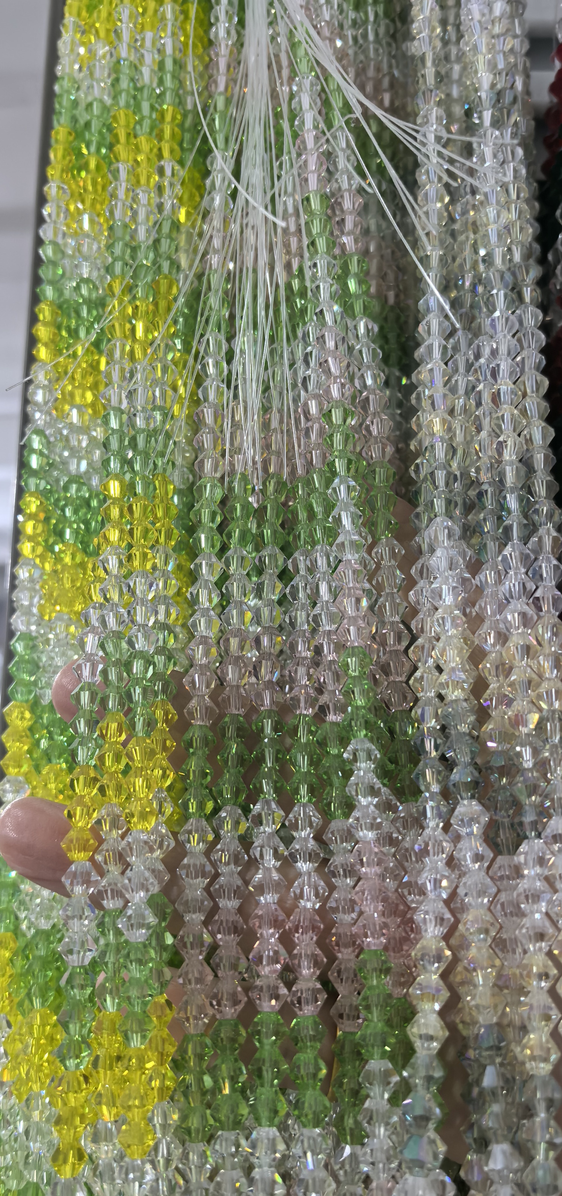 玻璃水晶6M尖珠。头饰耳饰项链耳环、鞋子、腰带等饰品配件。DIY手作。