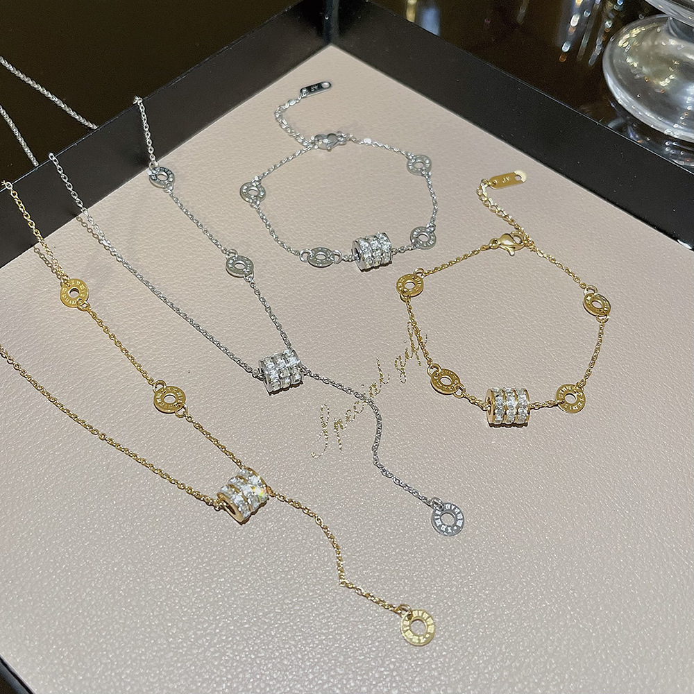 气质百搭几何精致锁骨链饰品轻奢高级感项链女时尚简约不掉色手链 