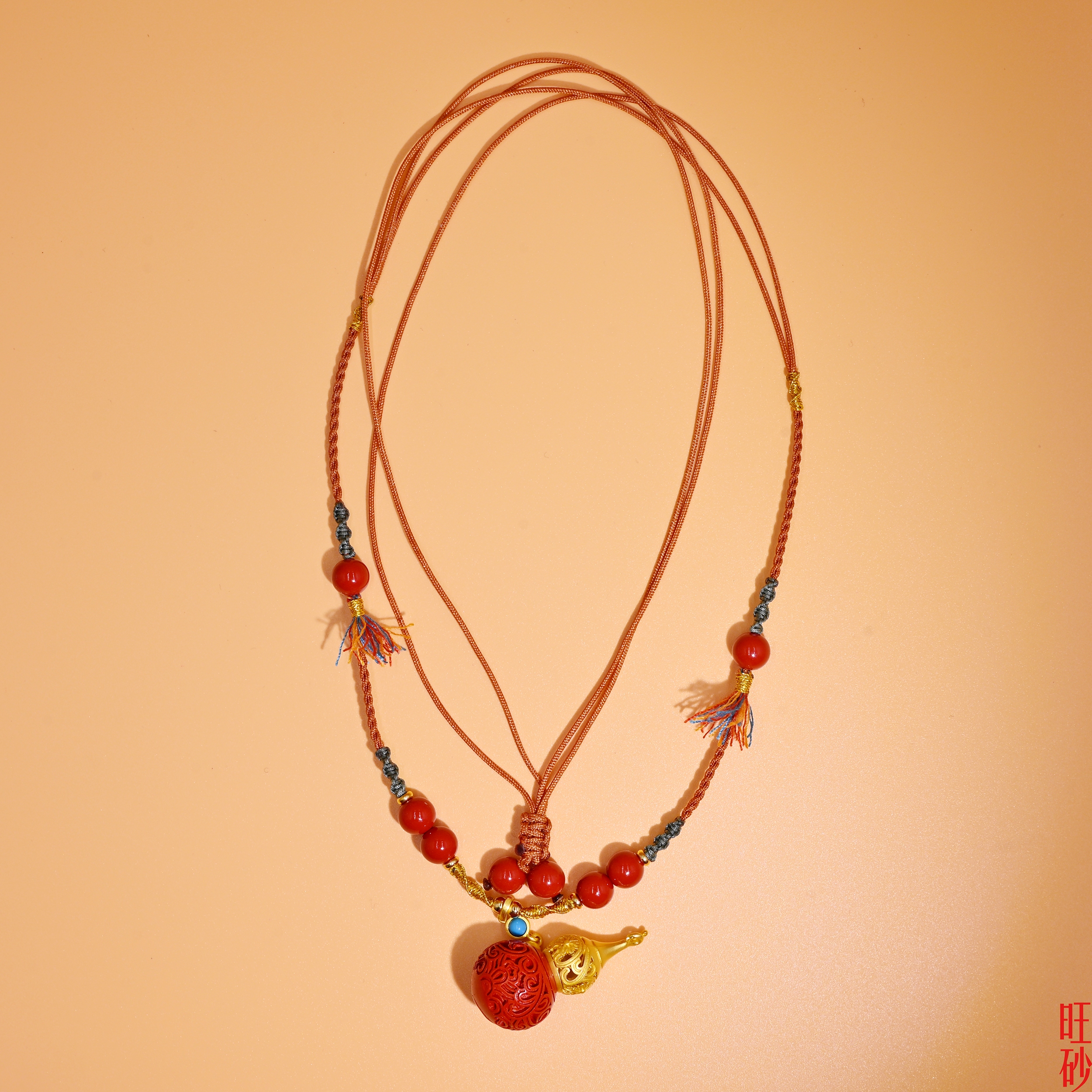 New Chinese-style hollowed-out gourd cinnabar necklace pendant, retro ethnic style sweater chain, women's high-end beaded decoration details Picture