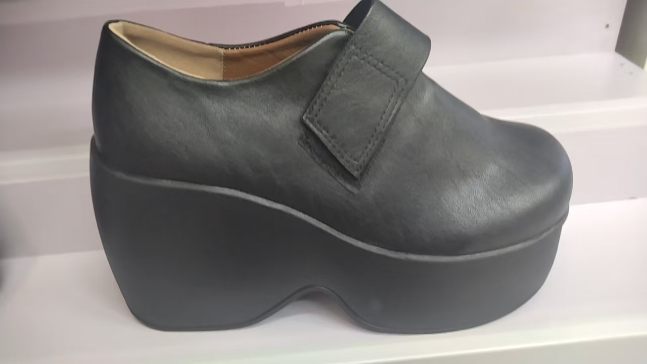 British loafers, a classic one-pedal style, have a retro look and are suitable for commuting and daily casual wear Item Picture
