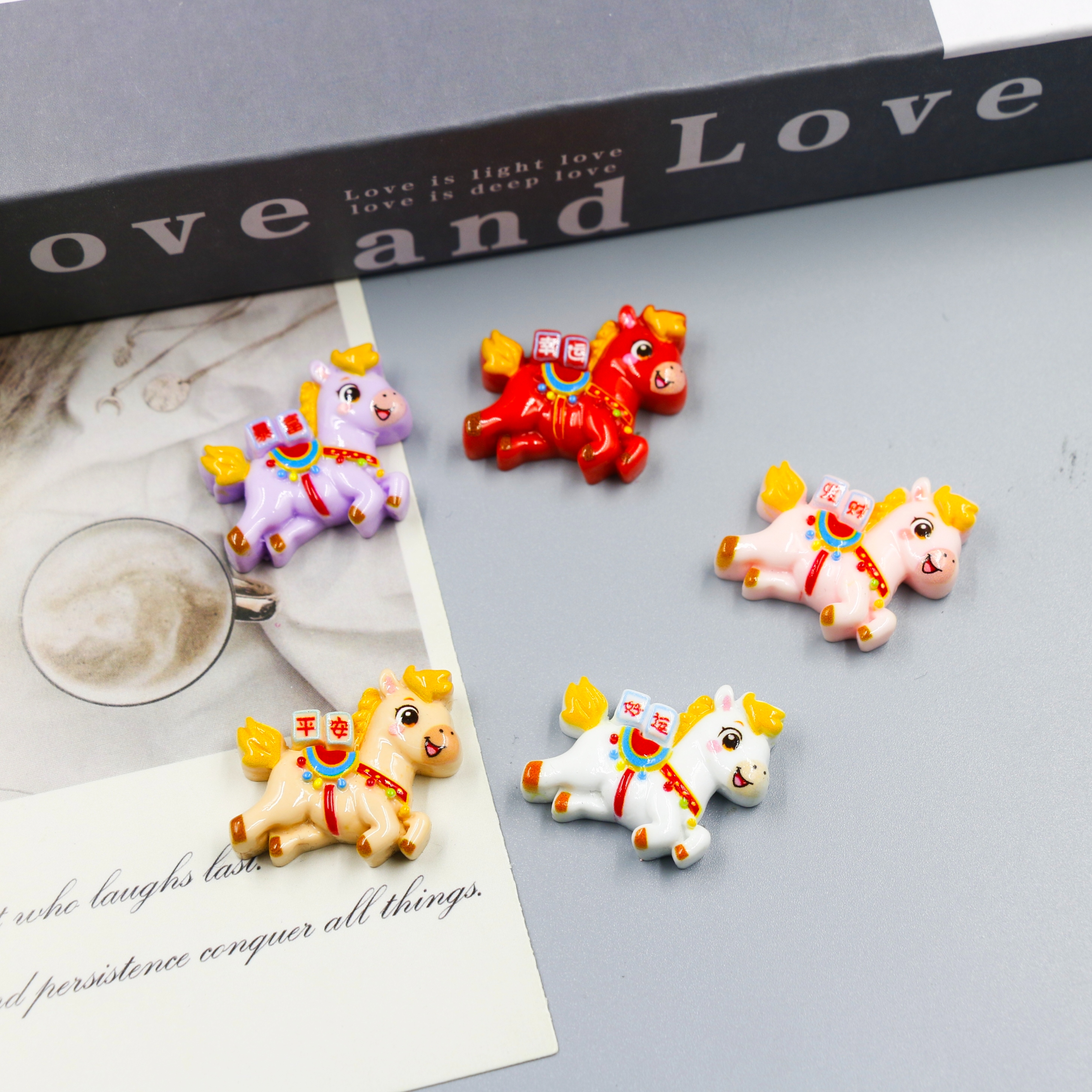 钥匙扣/卡通钥匙扣挂件/钥匙扣公仔挂件/宋锦/流沙入油玩具白底实物图