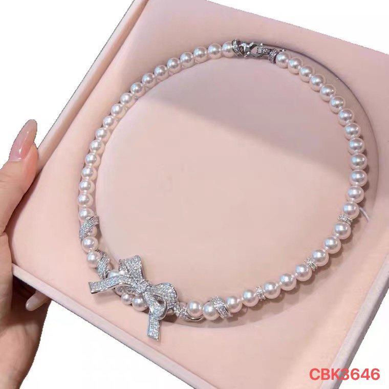 众兴饰品配件18k铜镀真金项链配件，韩系蝴蝶款珍珠与碎钻交织的温柔，蝴蝶结是藏在细节里的浪漫✨
珍珠链条女款拼接气质项链详情图2