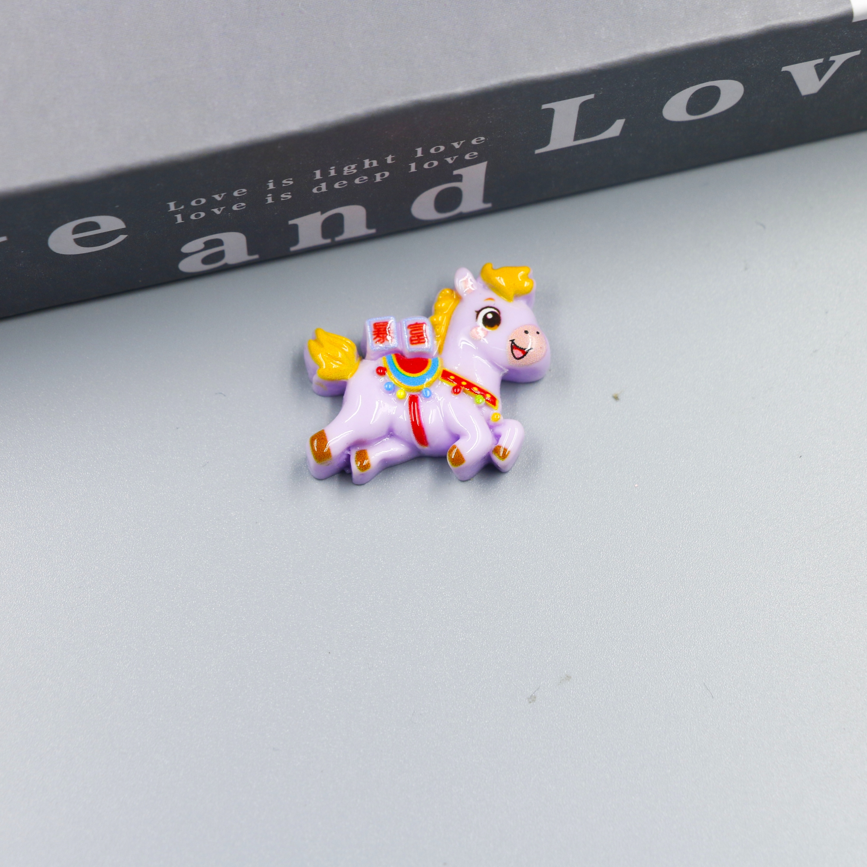 创意马年新款树脂配件发夹手机壳鞋花小配饰新年款高转化钥匙扣批发义乌批发价