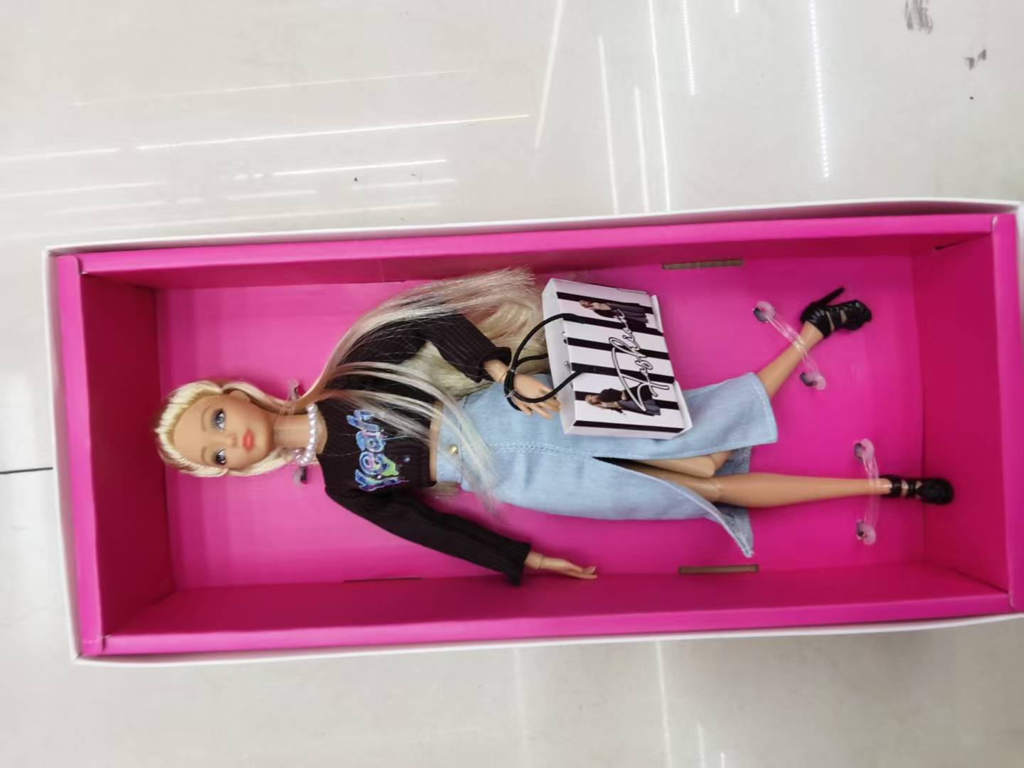 芭比娃娃经典款芭比娃娃女孩玩具礼物2026白底实物图