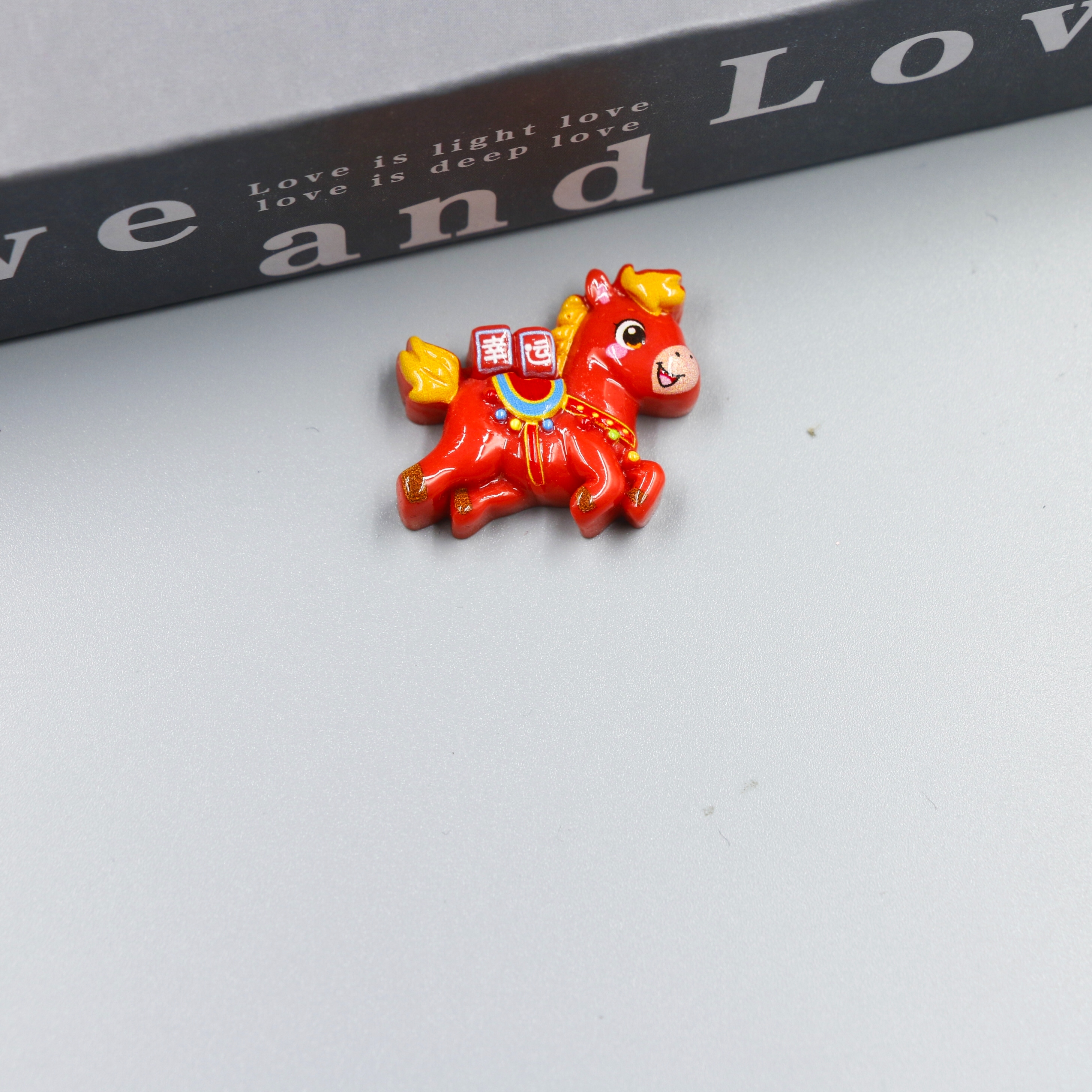 马年新款树脂配件发夹手机壳鞋花小配饰新年款高转化钥匙扣批发