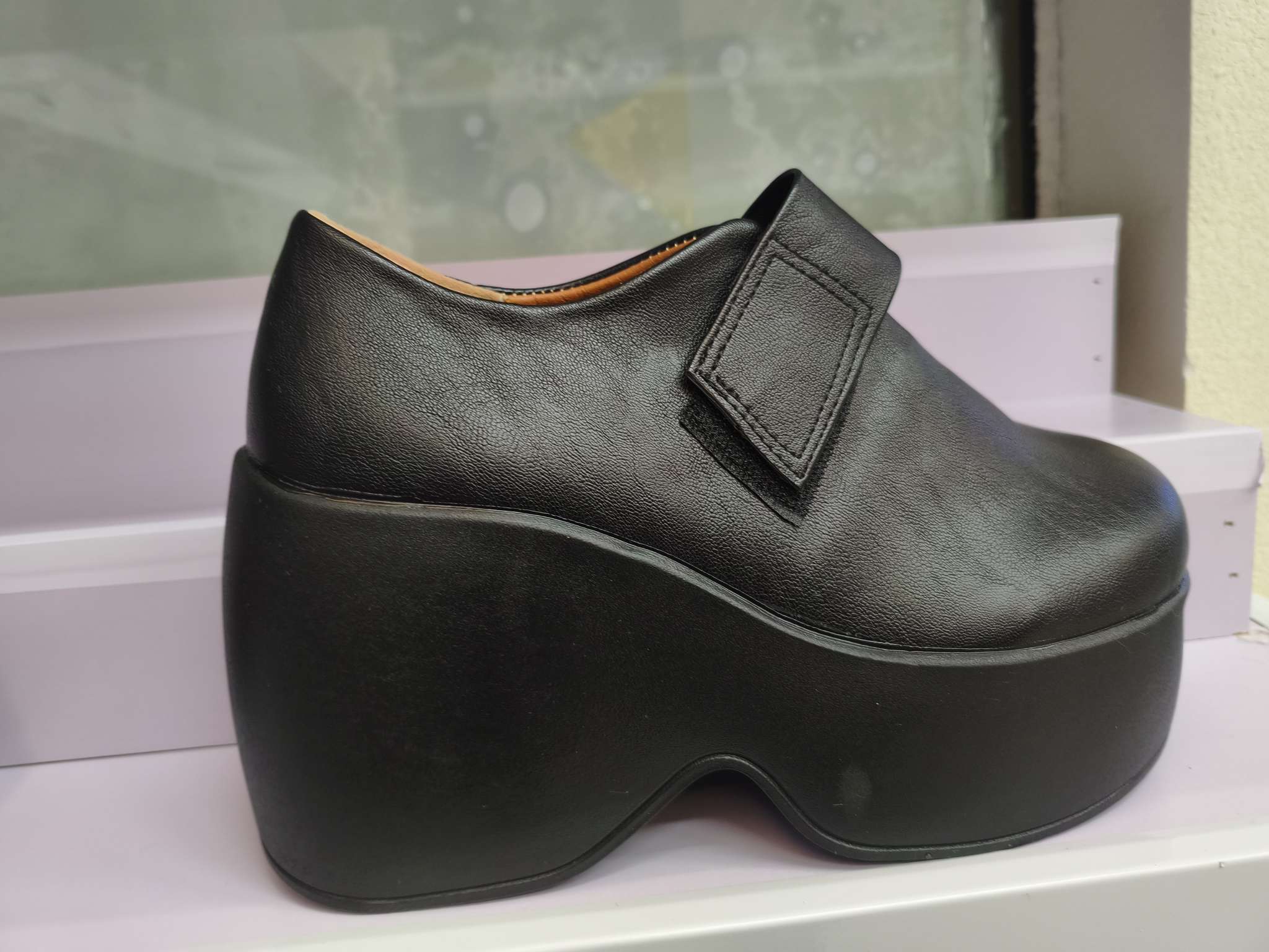 British loafers, a classic one-pedal style, have a retro look and are suitable for commuting and daily casual wear detail image 3