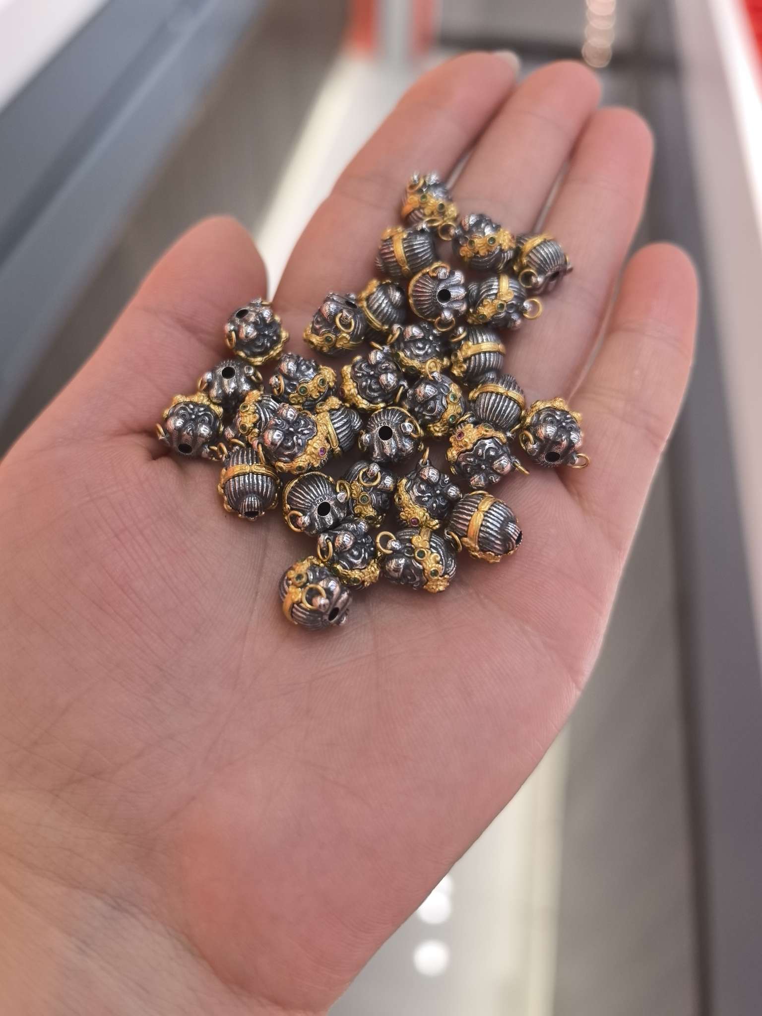 s925 Old Silver dual-color yellow Wealth God Separator Bead with p3829 Specification image
